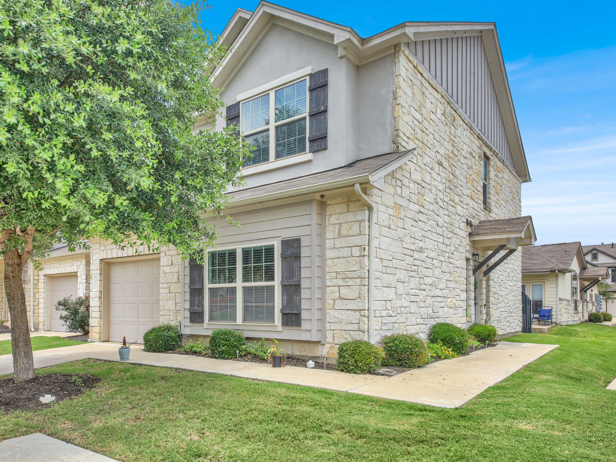 1600 Airedale Rd 2601 — photo
