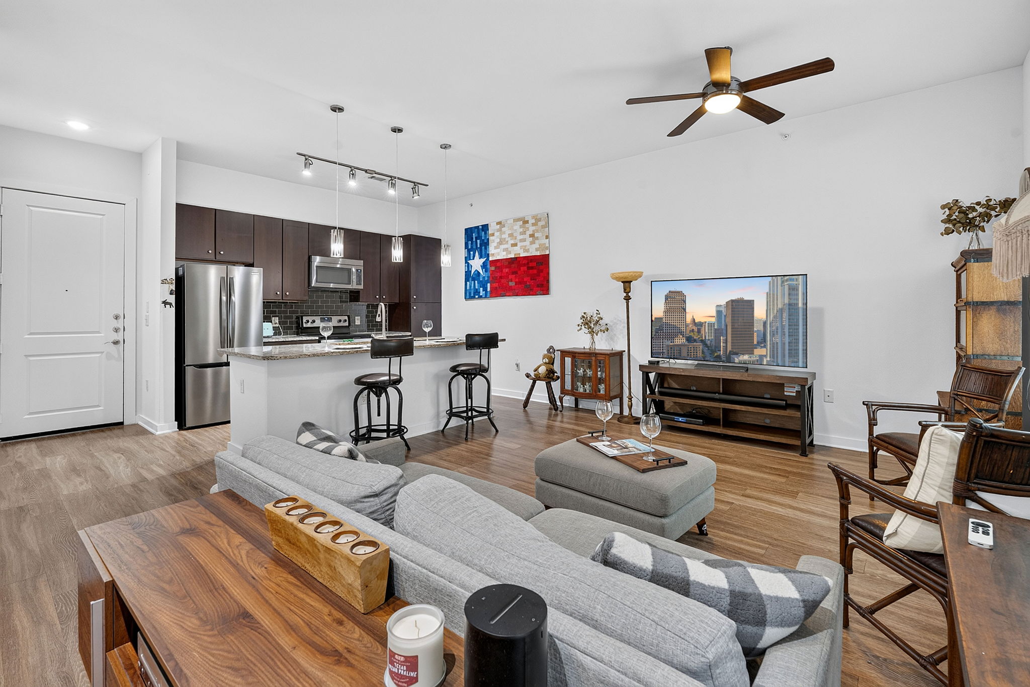 1900 Barton Springs Rd 2047 — photo