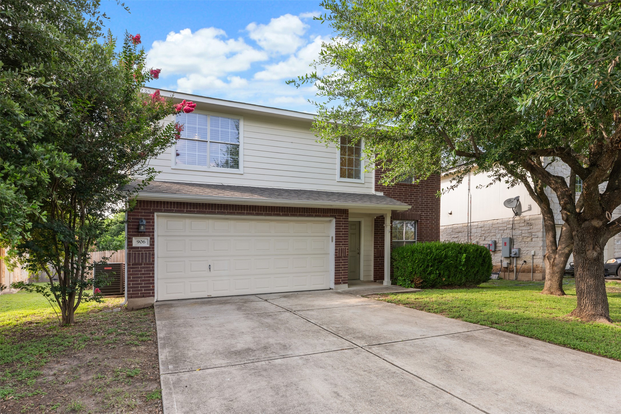 906 Indian Meadow Dr — photo