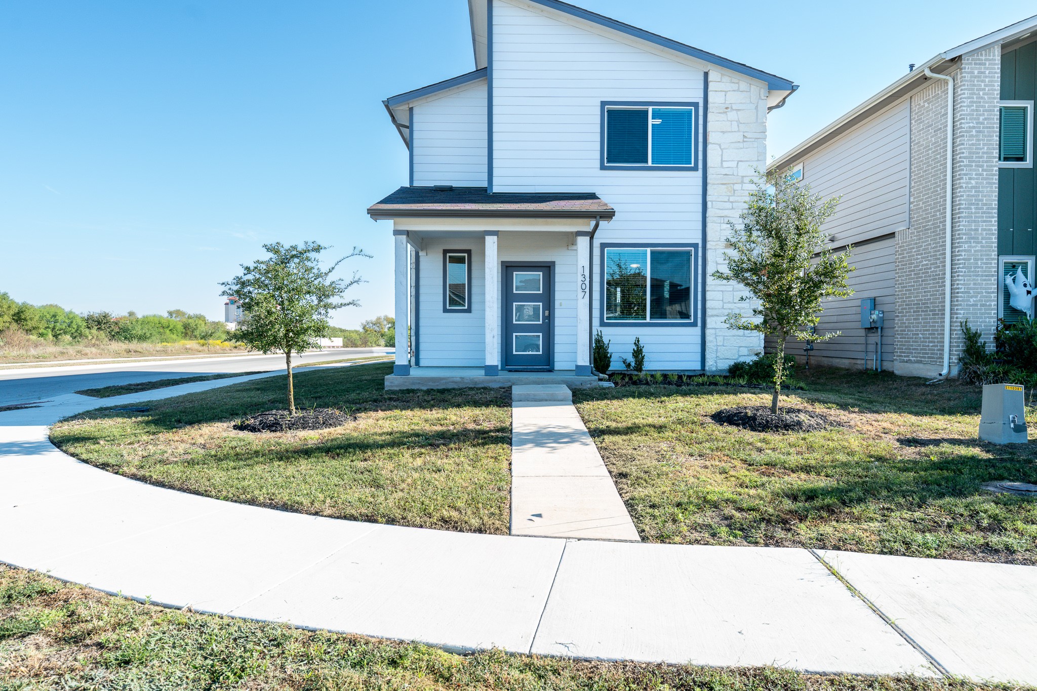 1307 Plymouth Rd — photo