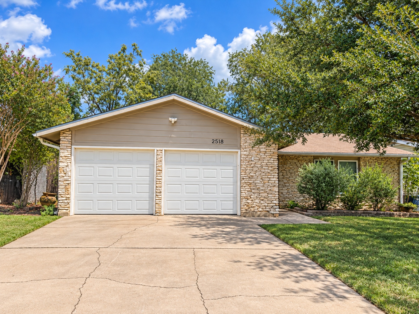 2518 Dovemeadow Dr — photo