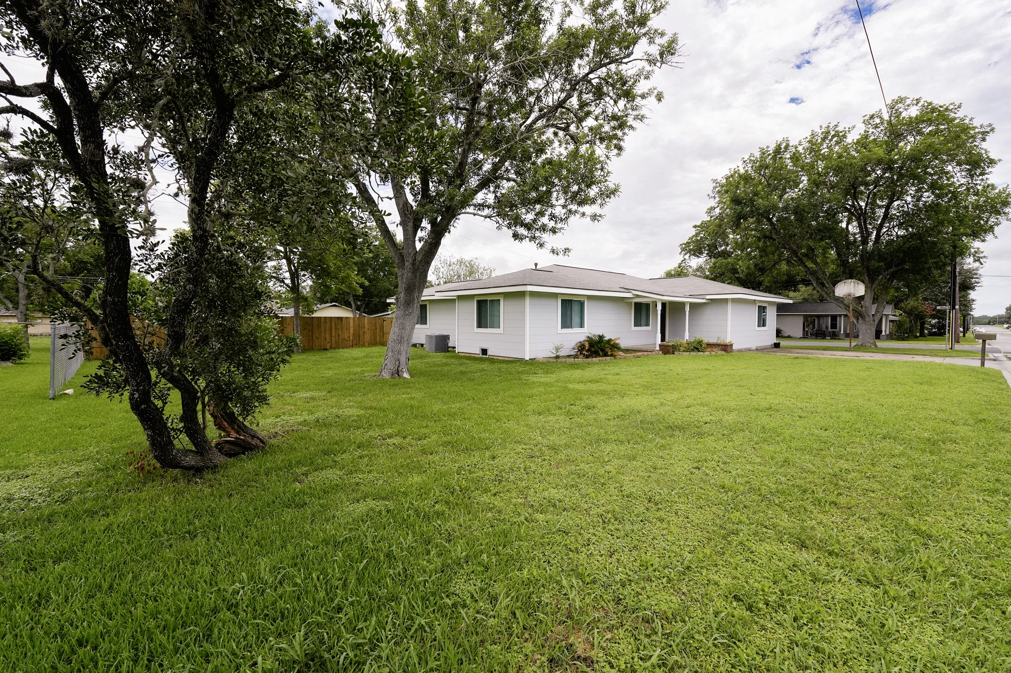 Home in Schulenburg, TX 78956 — photo 2