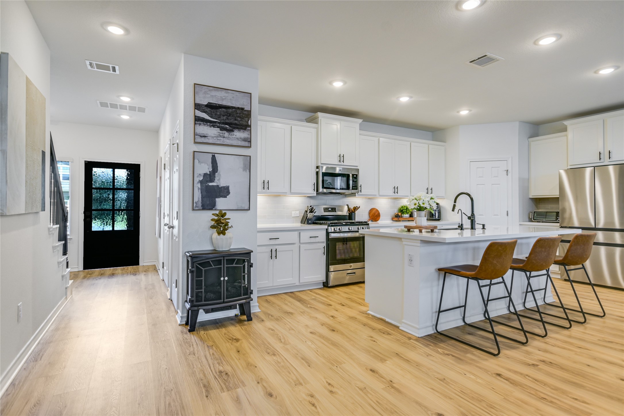 163 Longstraw Dr — photo