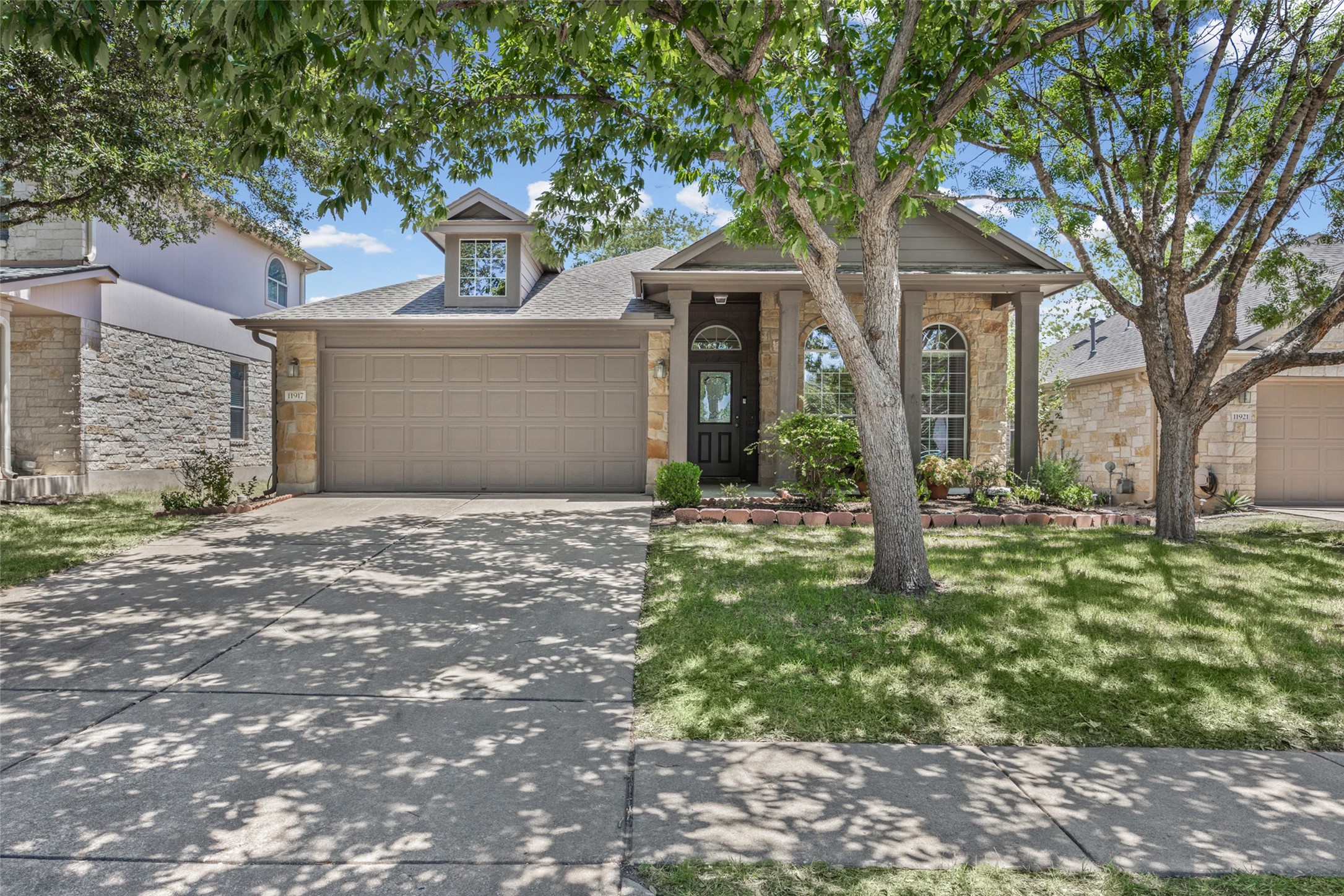 11917 Buzz Schneider Ln — photo
