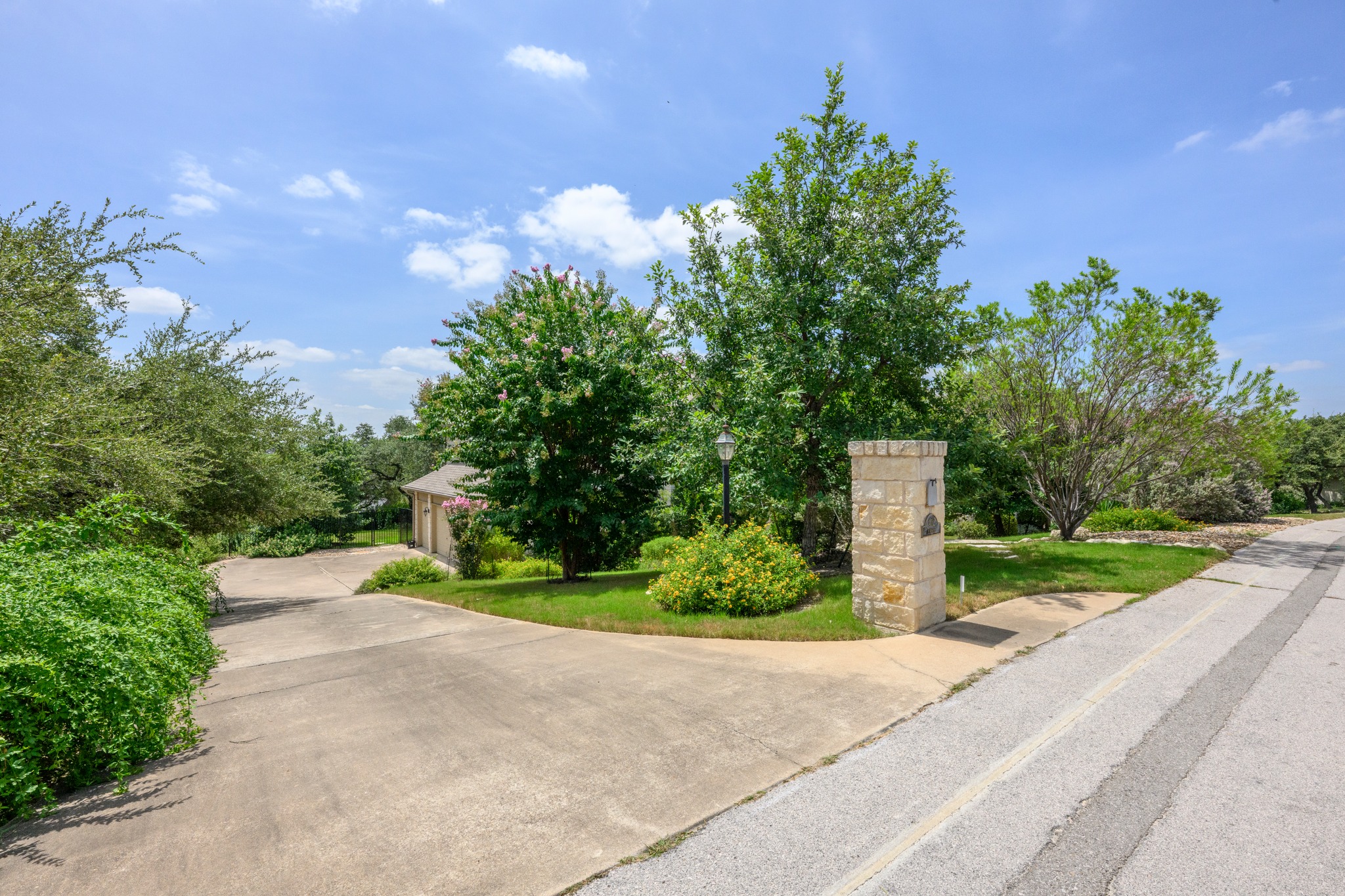 412 Eagle, Lakeway, TX 78734 — photo 3