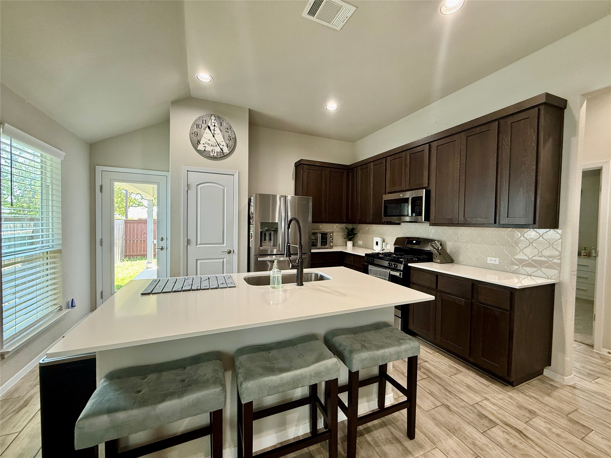 144 Riverhill Dr — photo