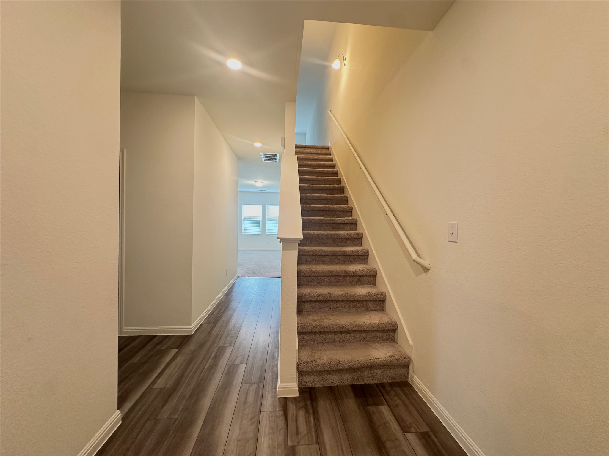 103 Gray Fox Loop, Hutto, TX 78634 — photo 2