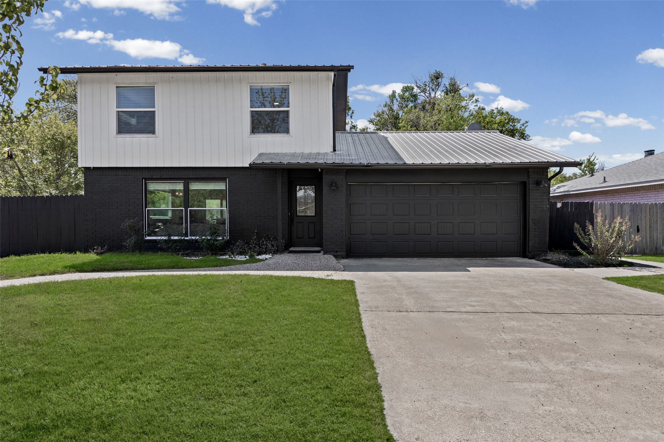 1101 Kenyon Dr — photo