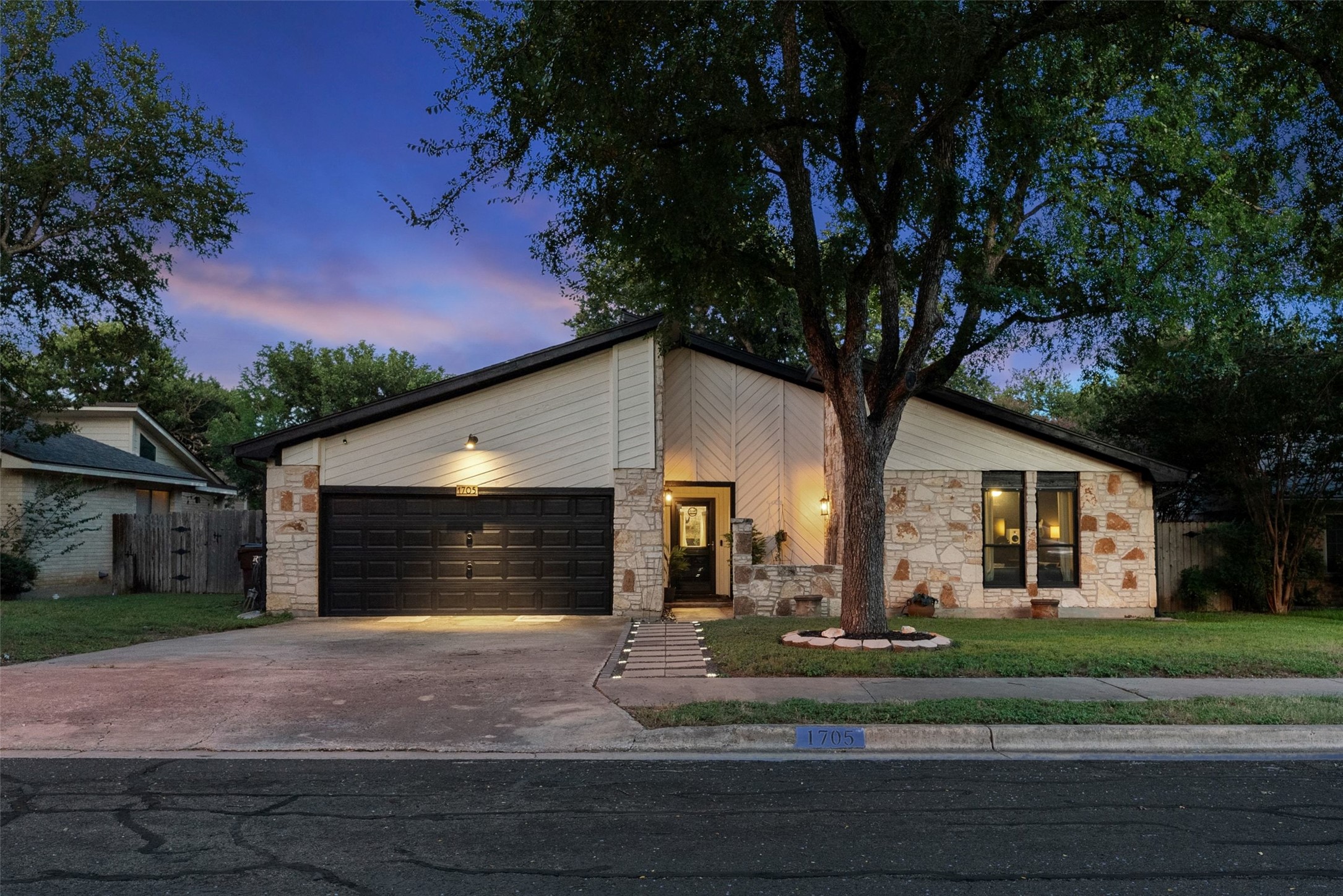 1705 Wild Horse Ln — photo