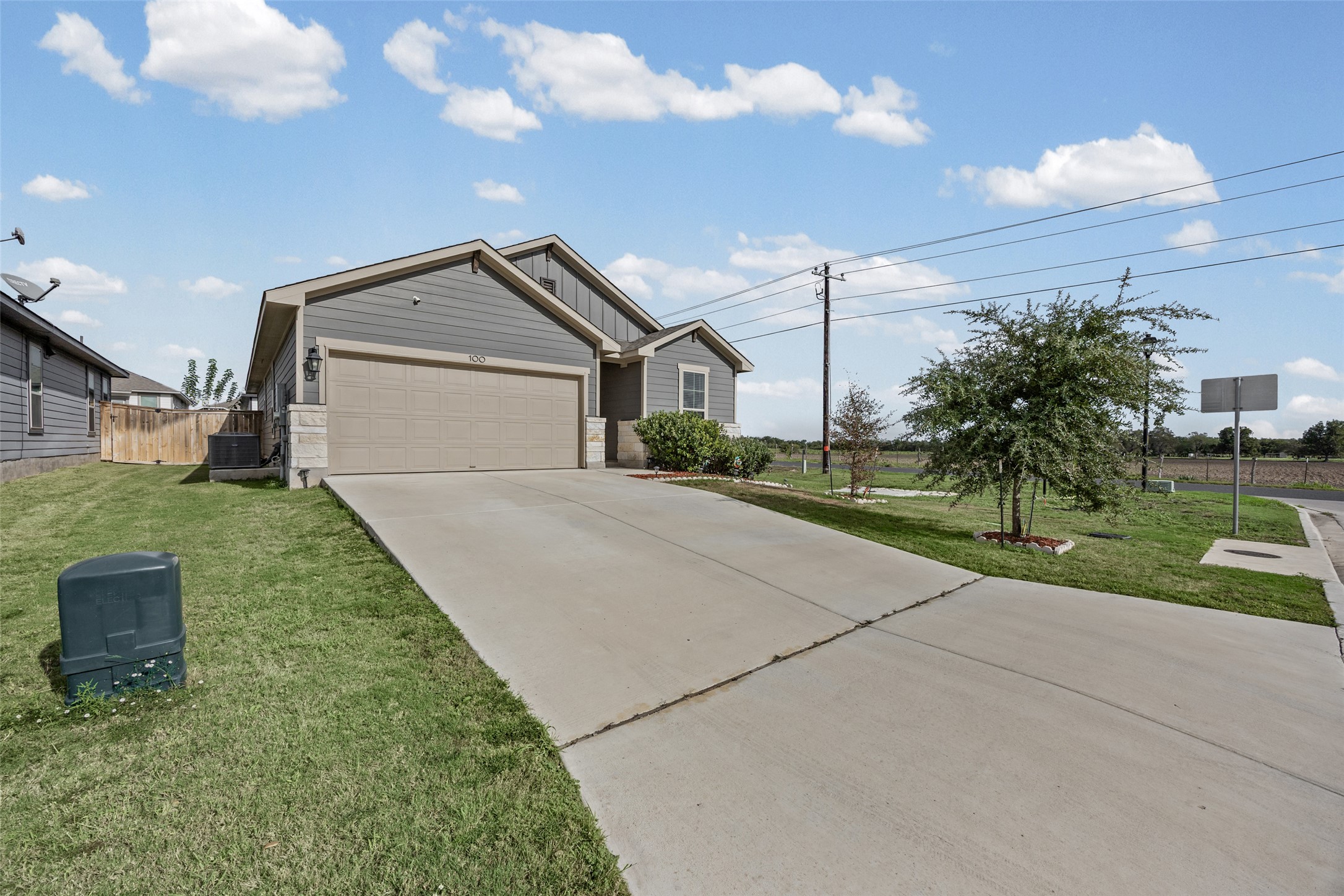 100 Eagles Dare Ln — photo