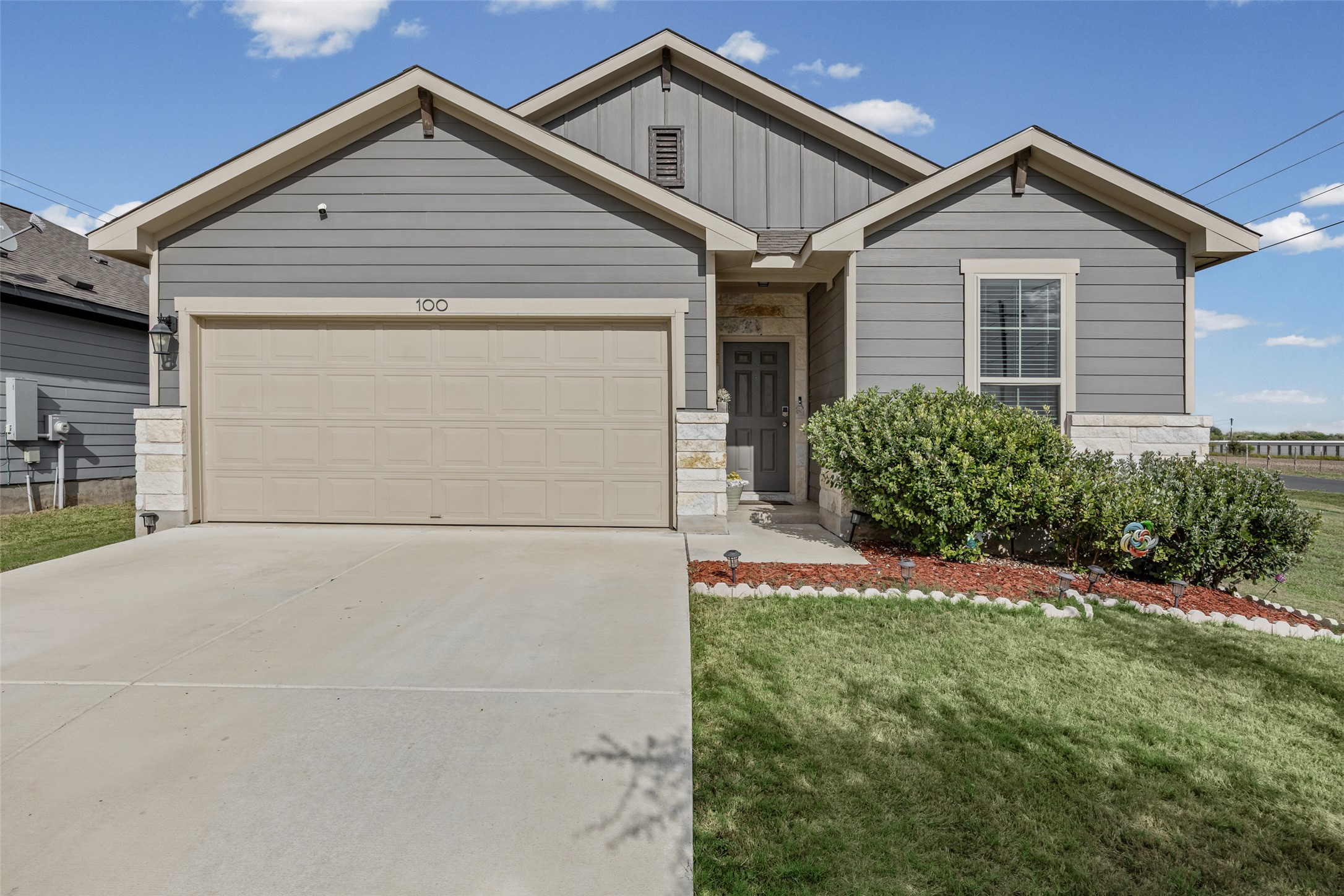 100 Eagles Dare Lane, Jarrell, TX 76537 — photo 2