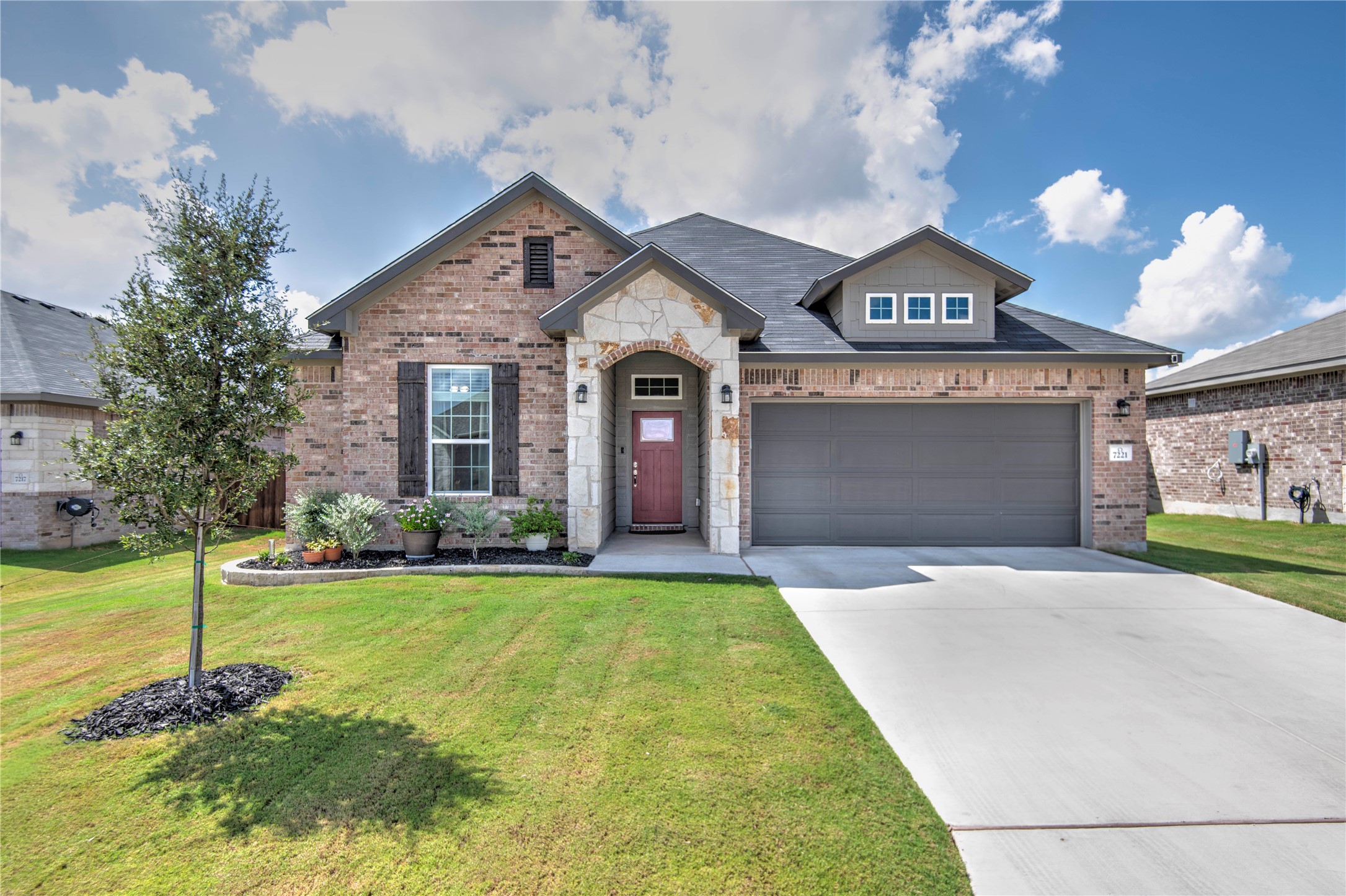 7221 Caladium Dr — photo