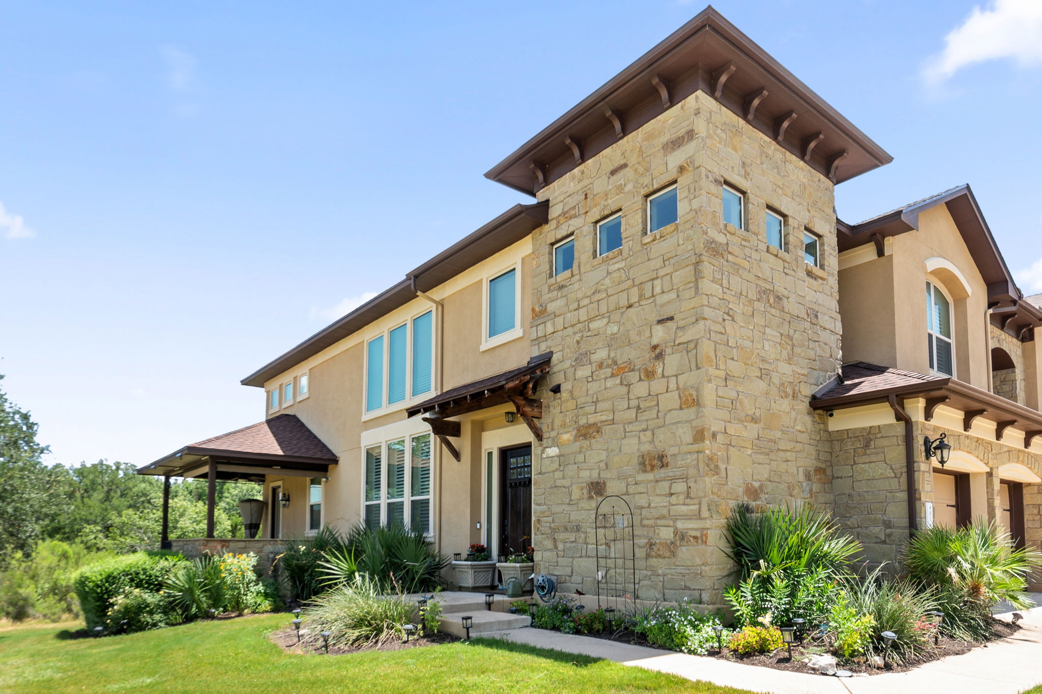 401 Bellagio Dr — photo