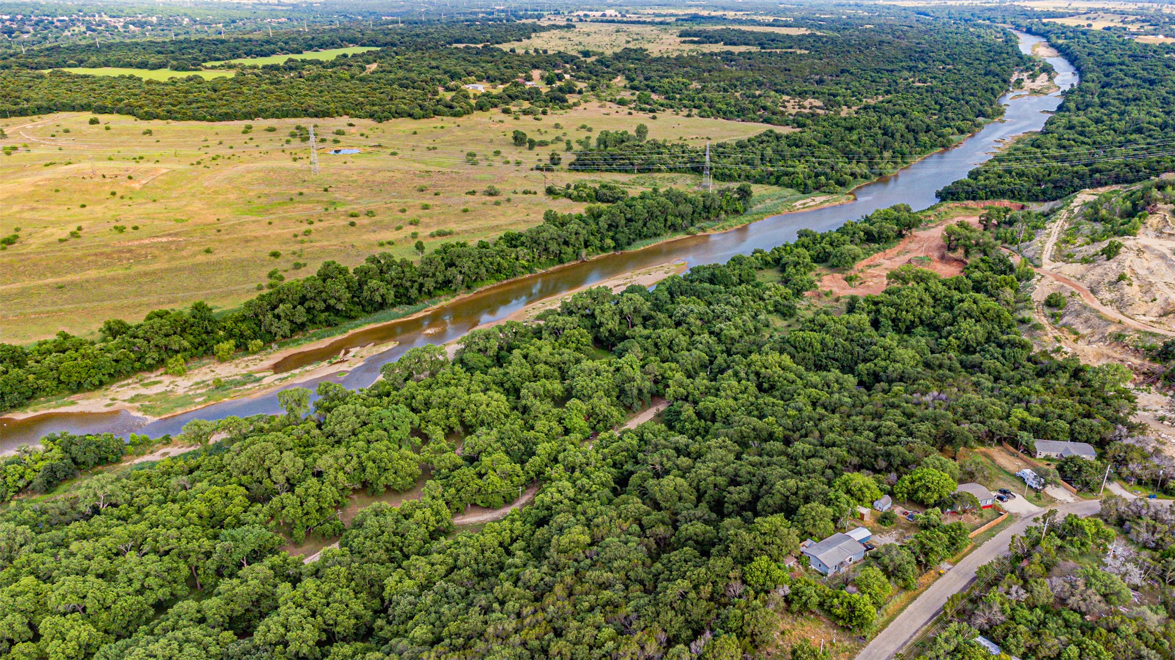Home in Granbury, TX 76048 — photo 2