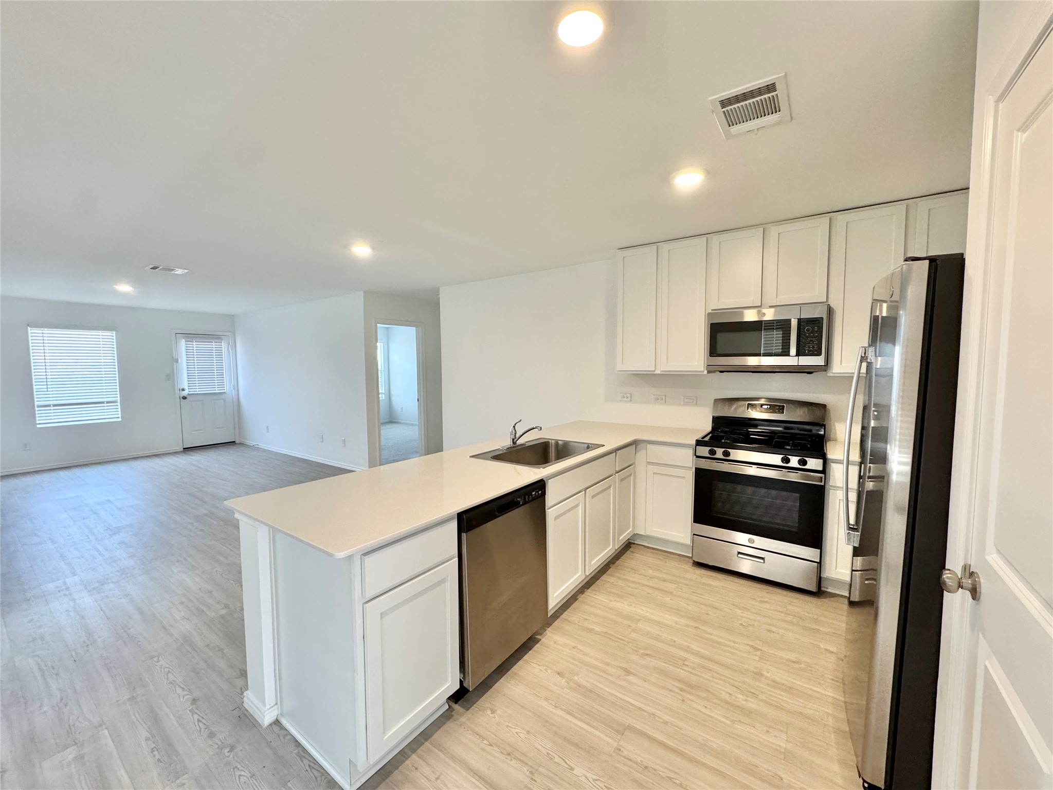 23604 Tiny Moons Way, Elgin, TX 78621 — photo 3