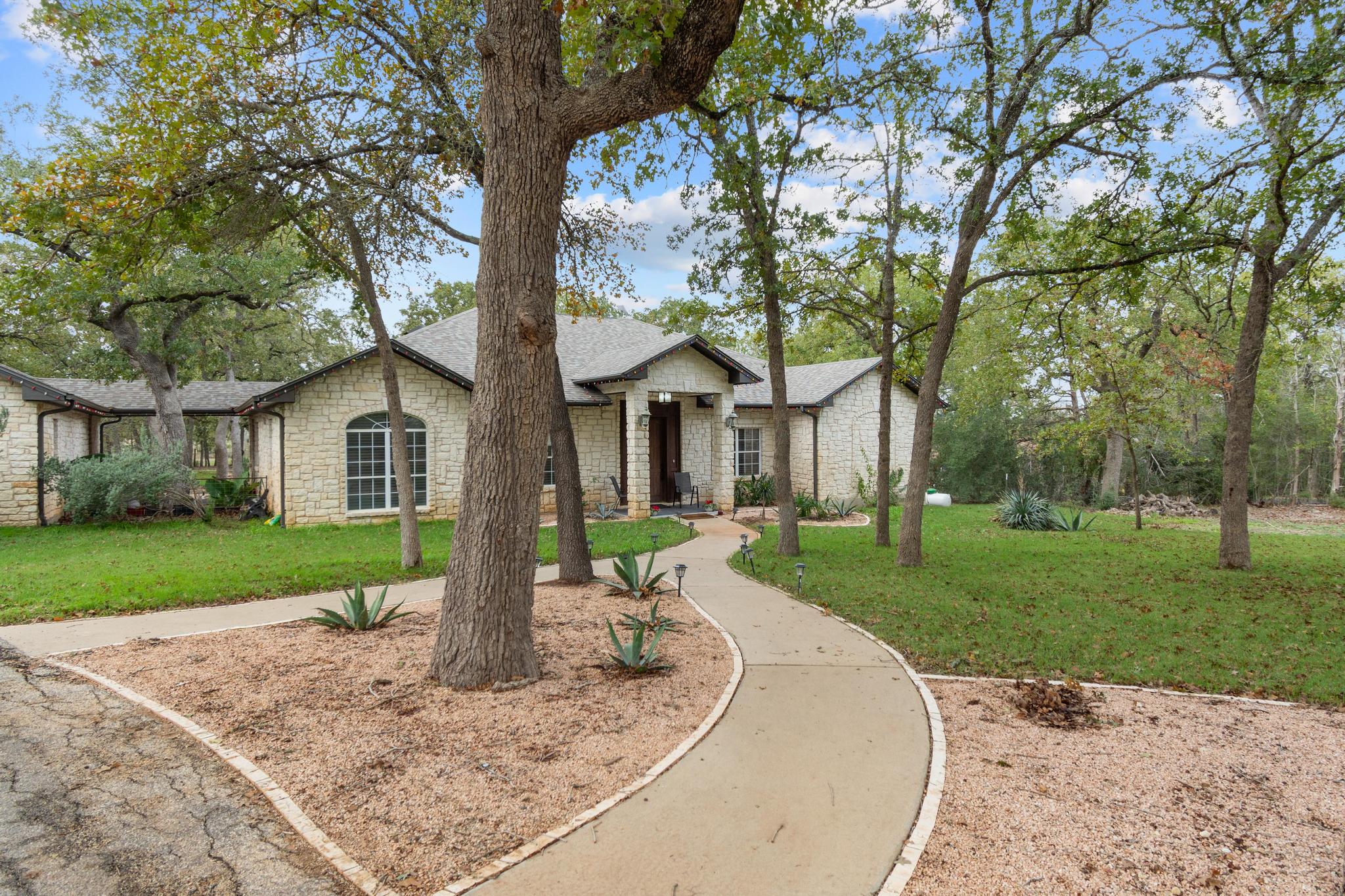 346 The Oaks Blvd — photo