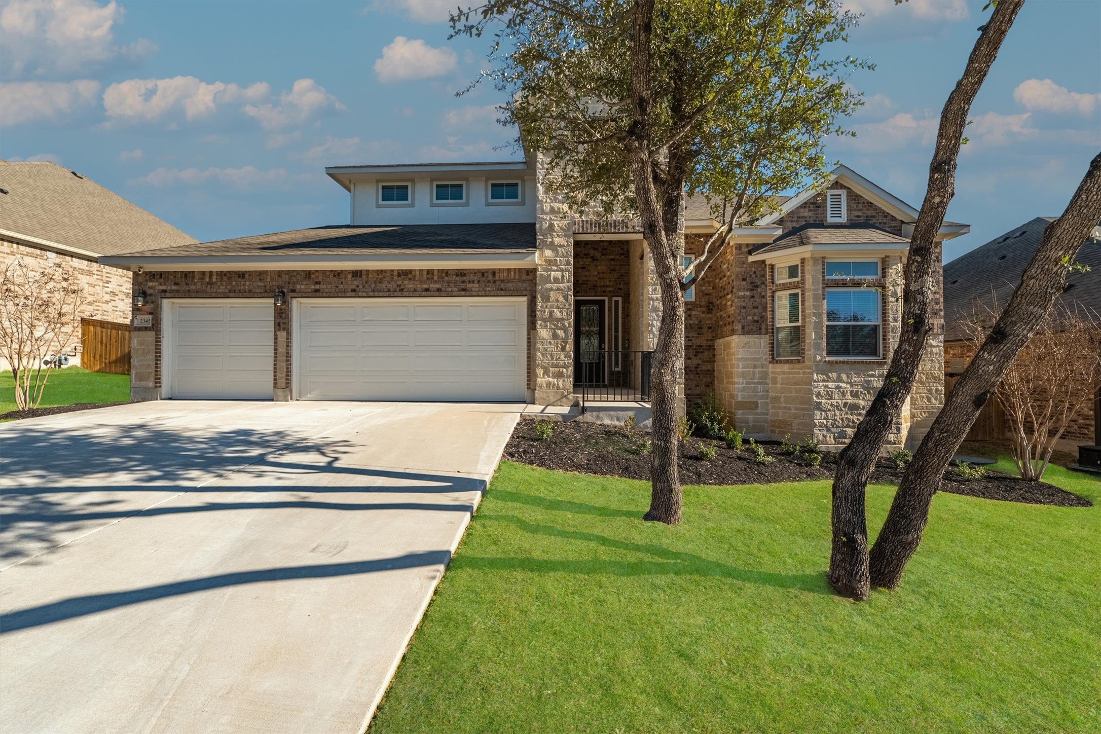 2345 Airport Dr — photo