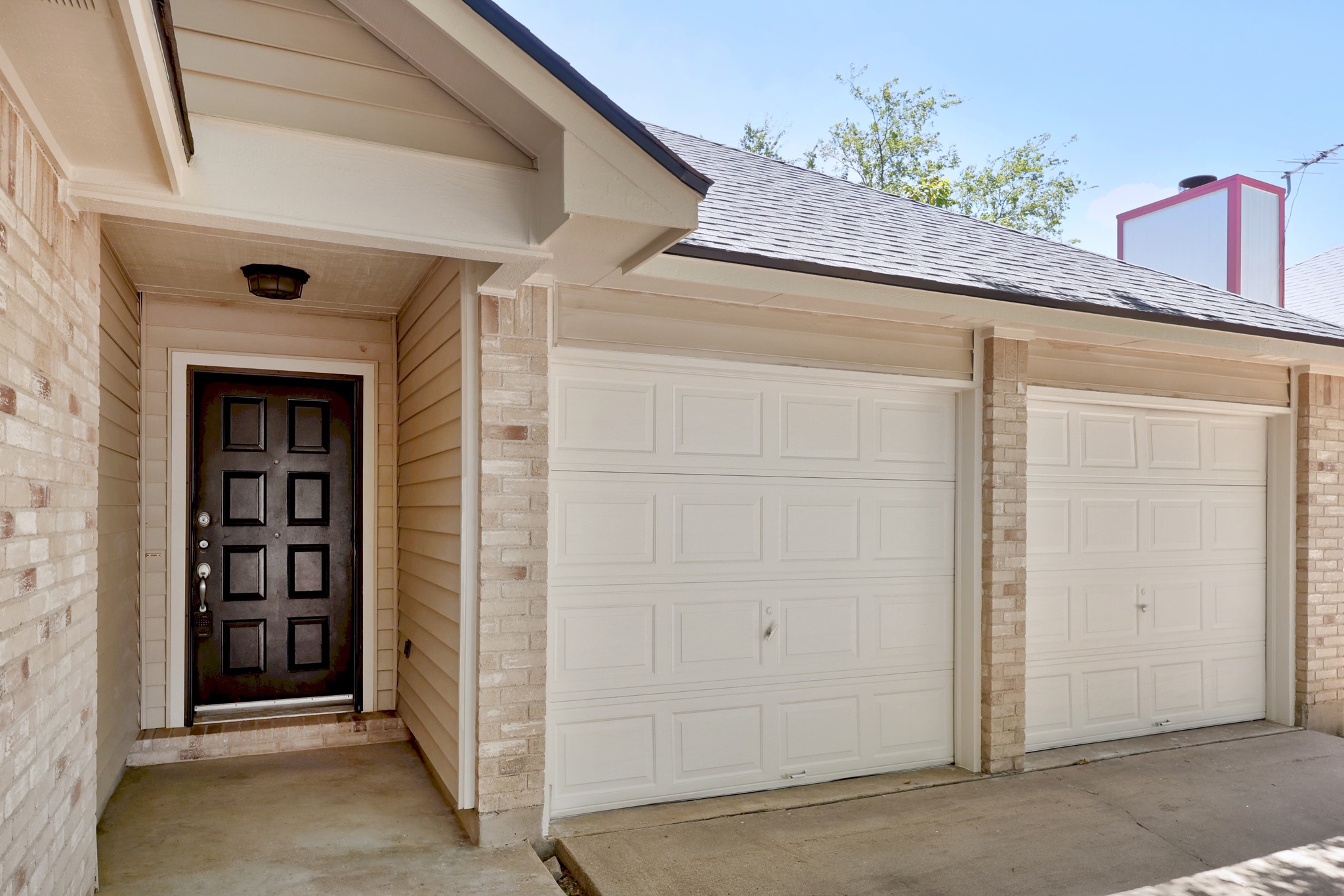 1511 Lantana Dr — photo