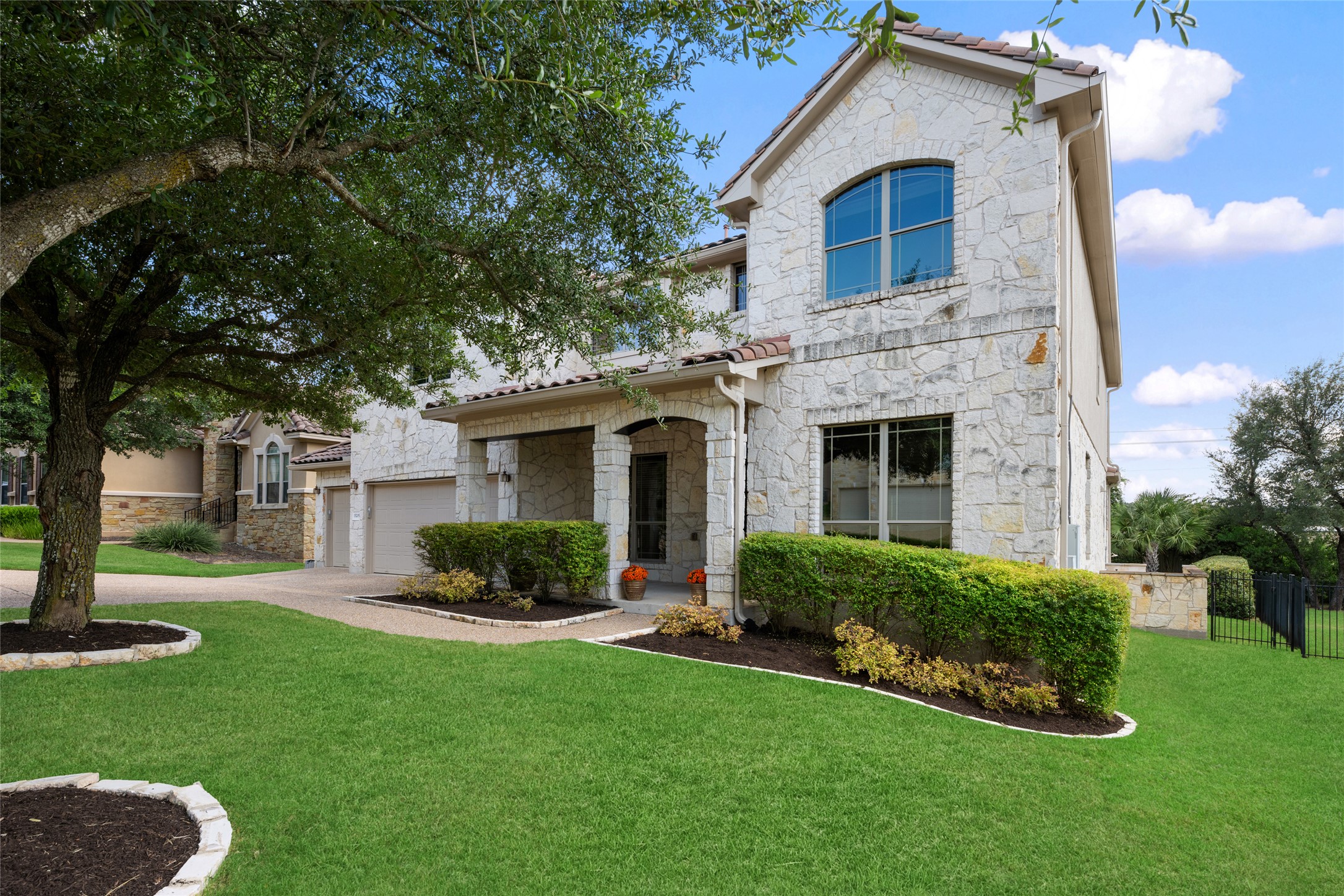 15205 Spillman Ranch Loop, Austin, TX 78738 — photo 2