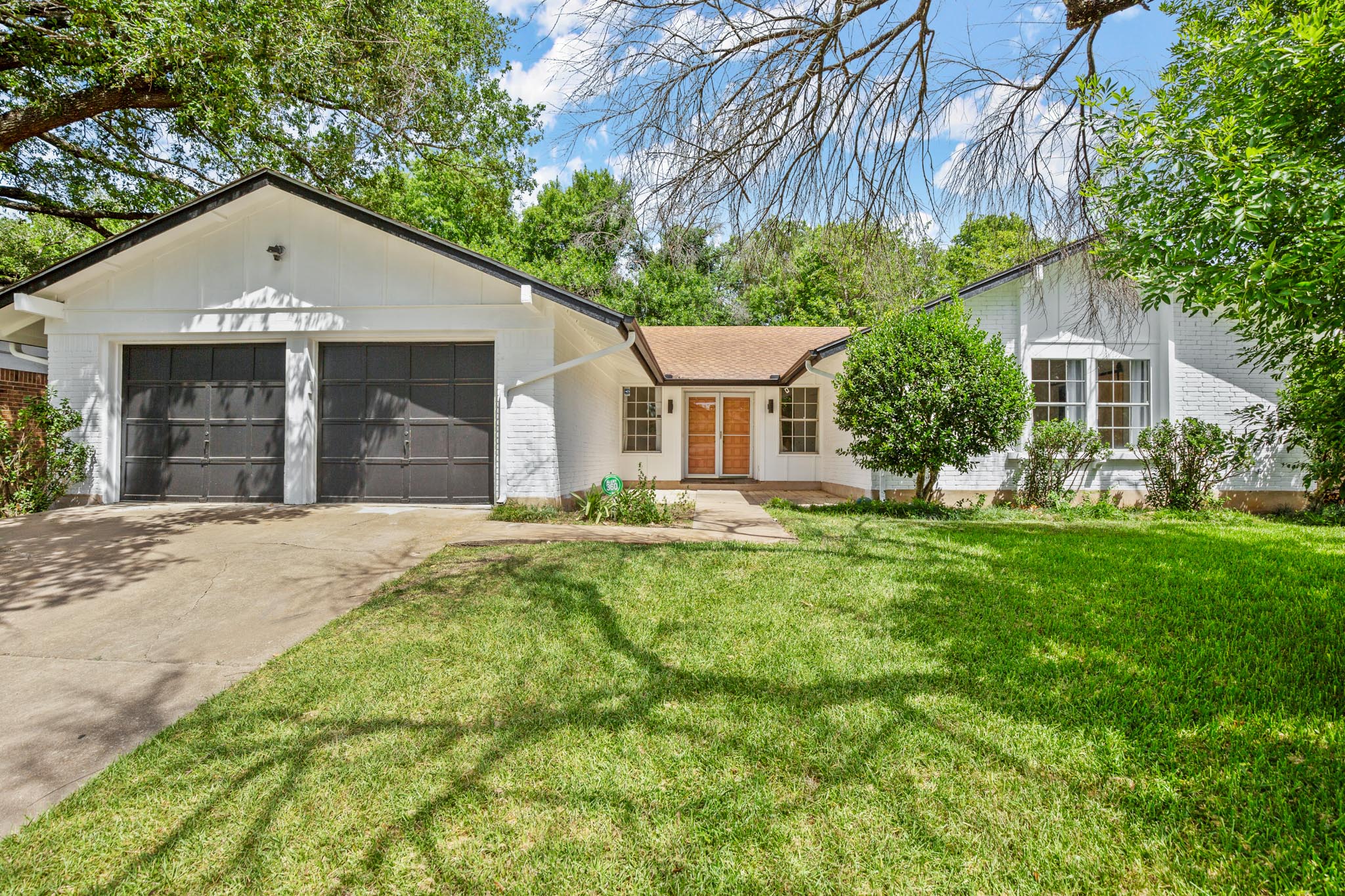 10201 Parkfield Dr — photo