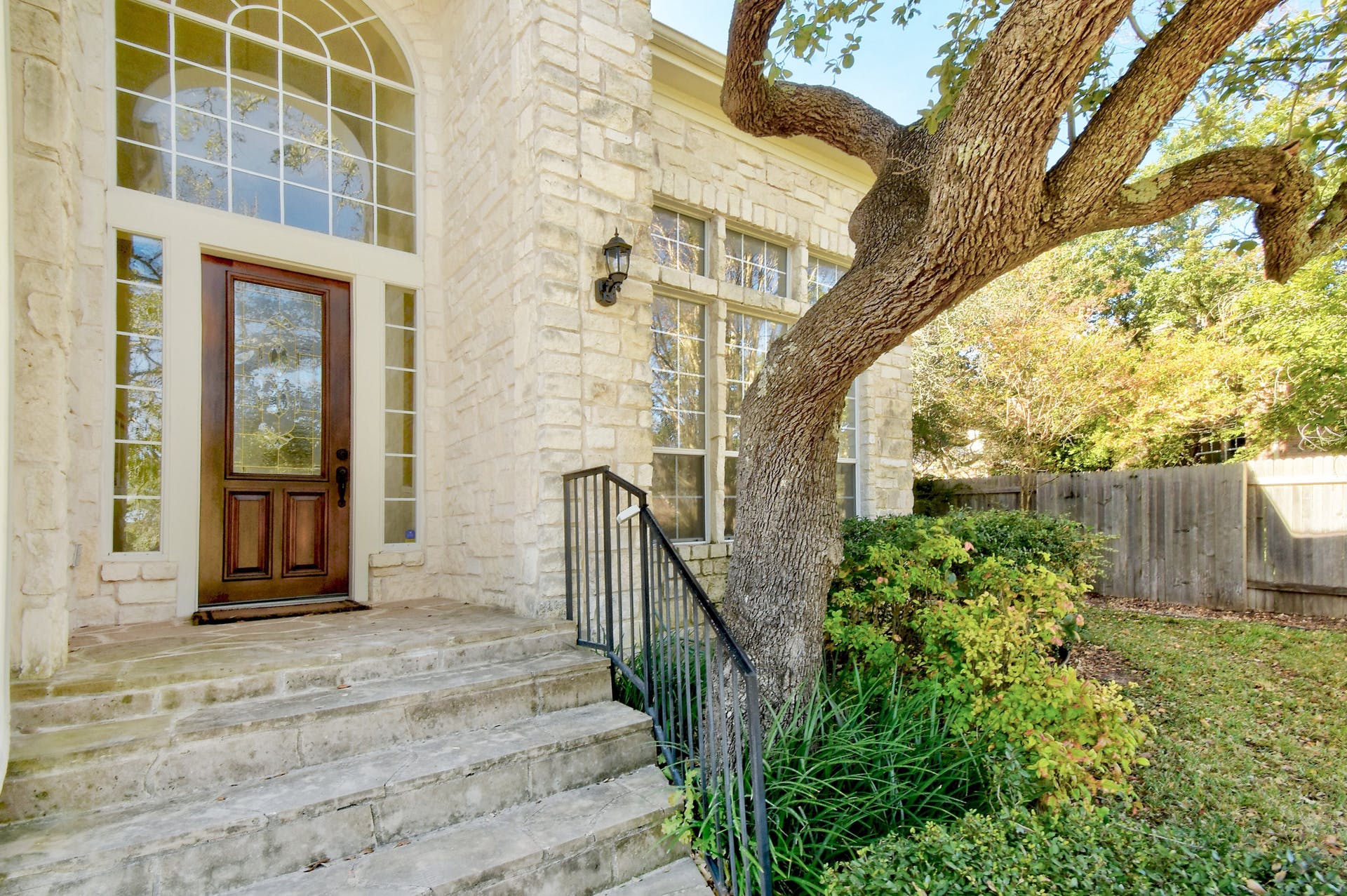 9704 Cinnabar Trl — photo