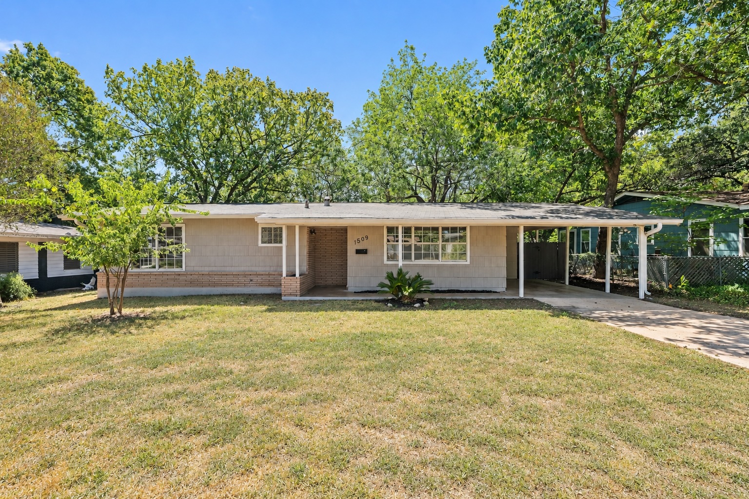 1509 Ridgemont Dr — photo