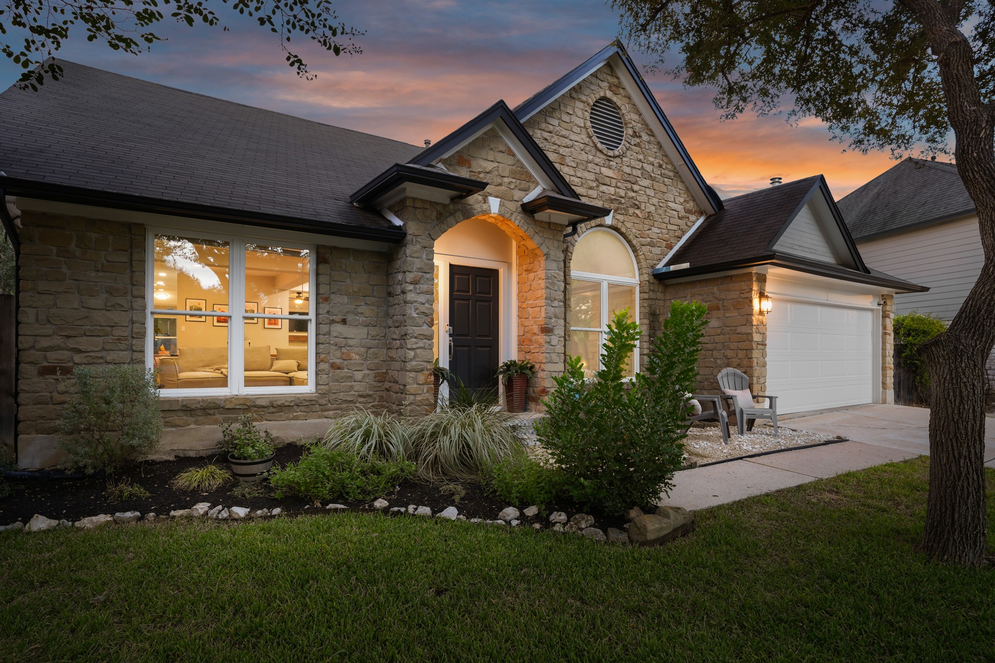 9301 Silk Oak CV — photo