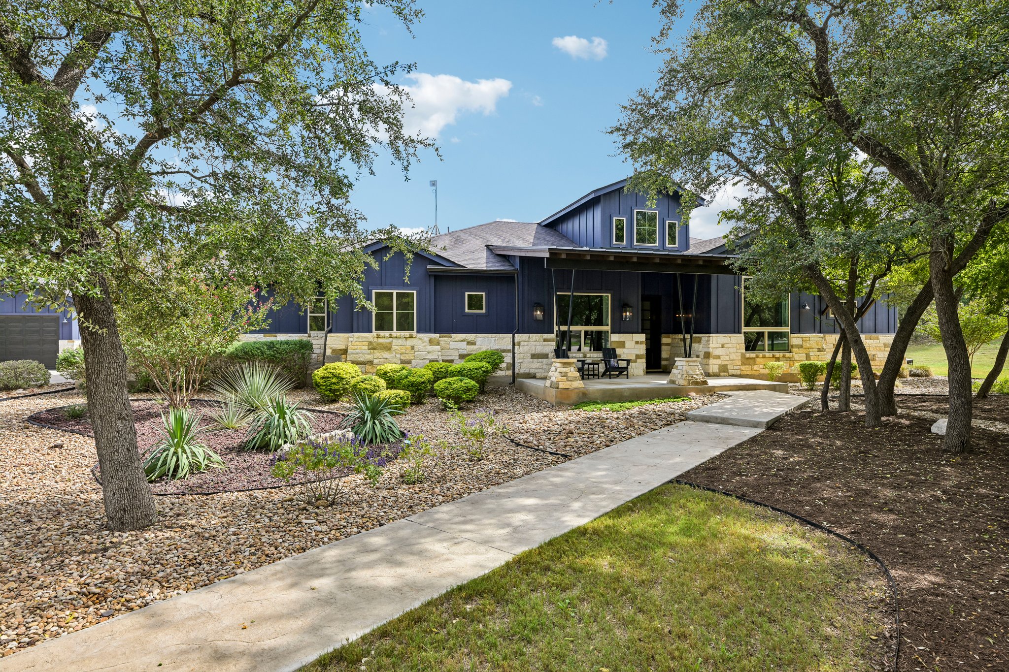 540 Oak Point Ct — photo
