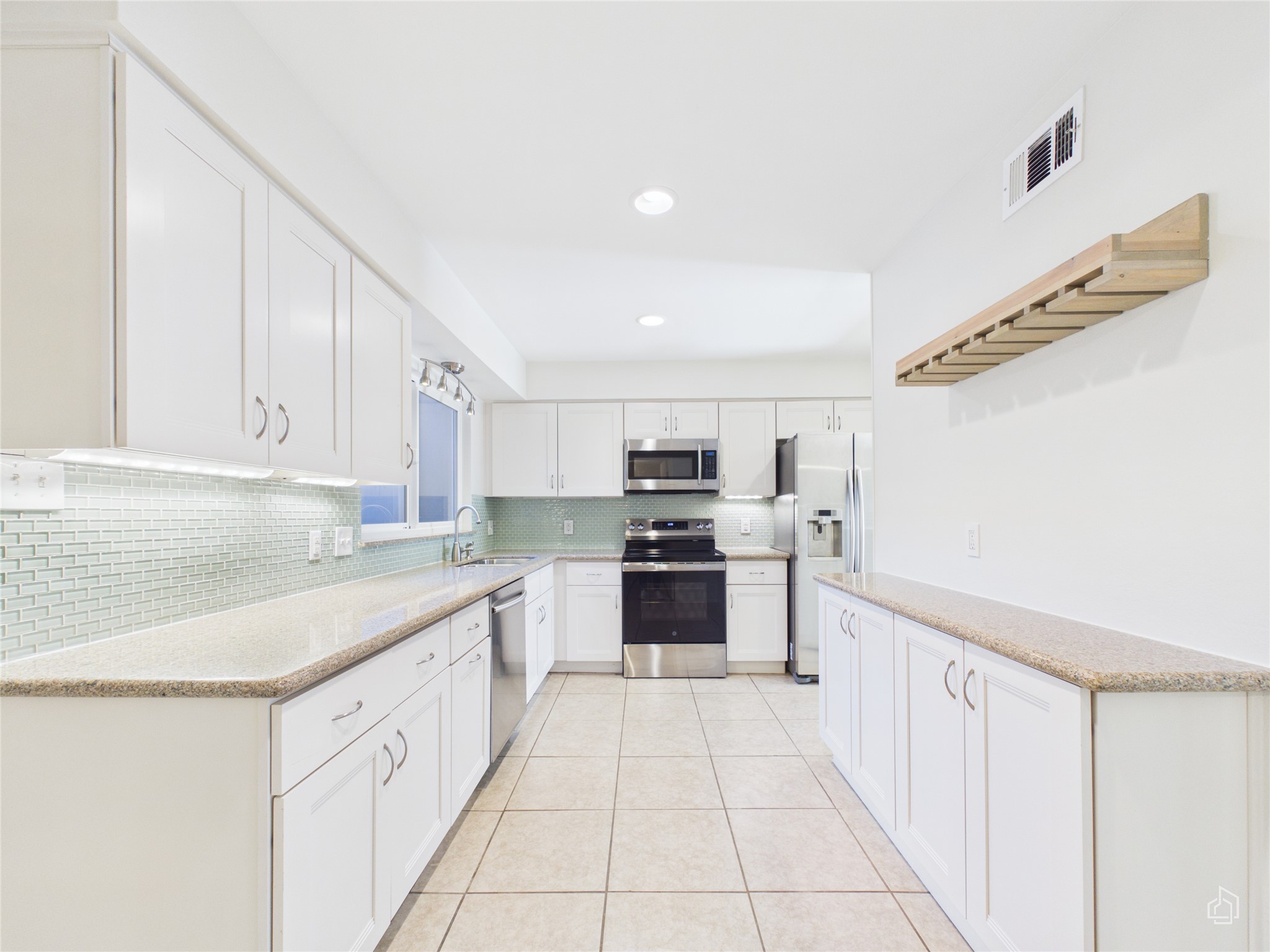 1707 Timberwood Dr — photo