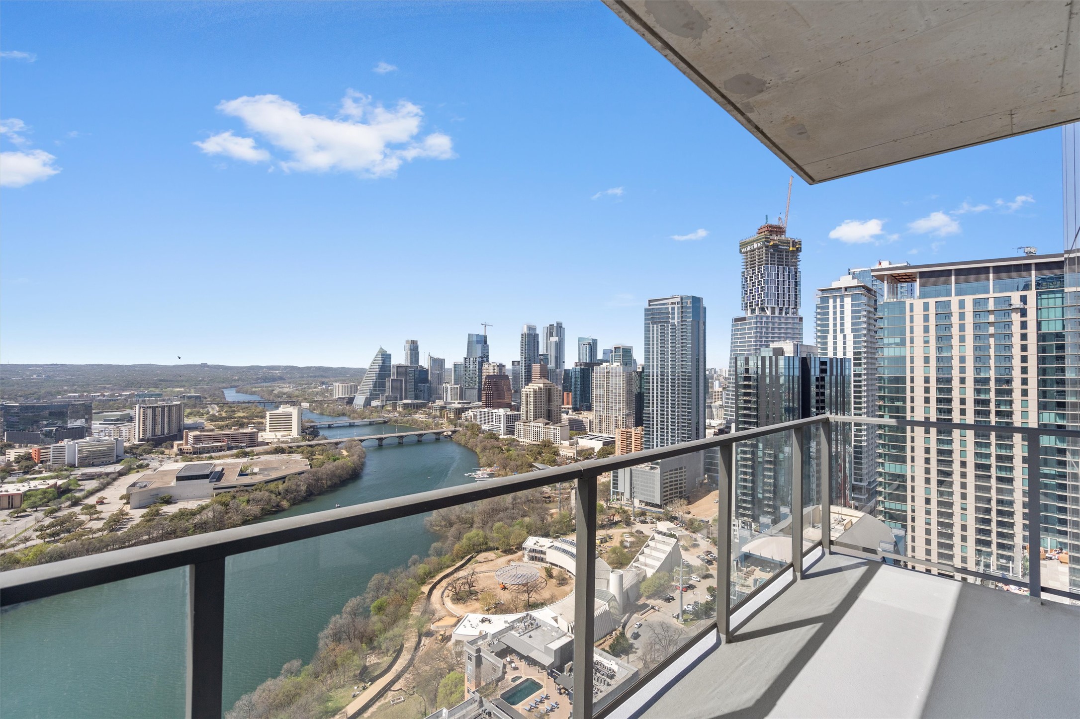44 East Ave 3402 — photo
