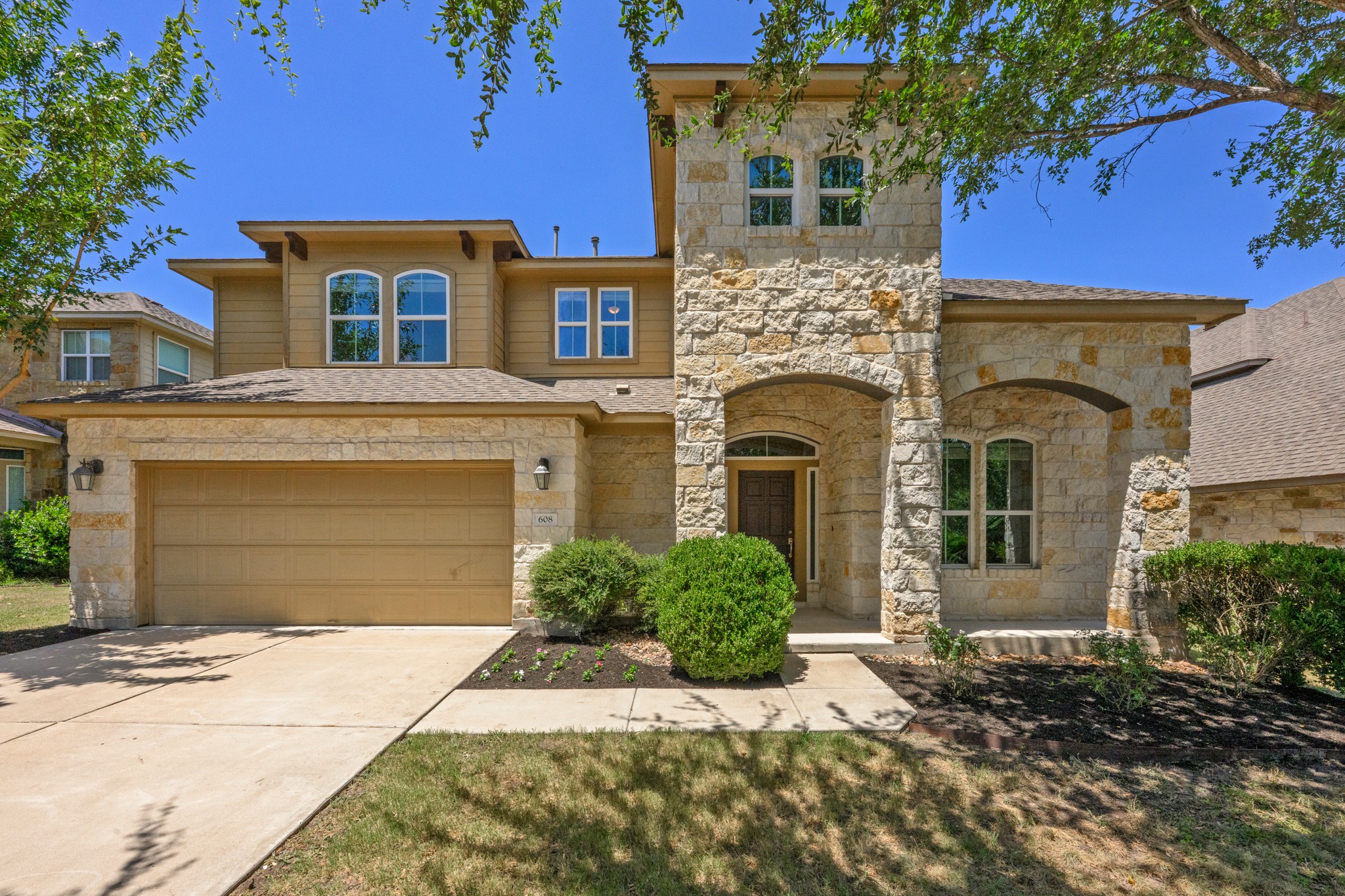 608 Royal Burgess Dr — photo