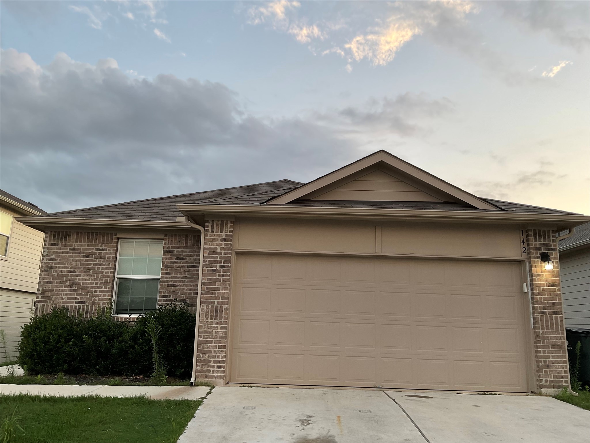 142 Jubilee Dr — photo