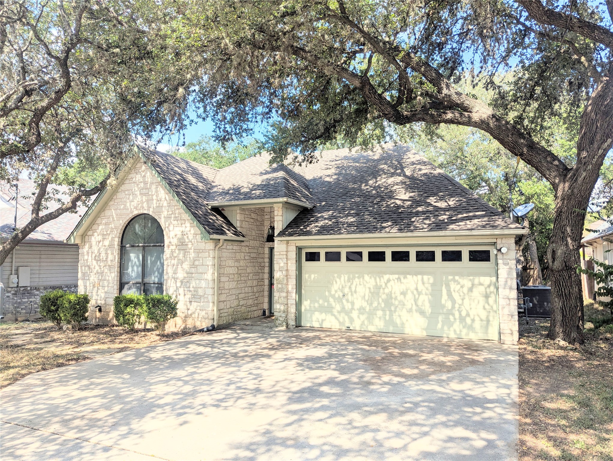 1810 Ramona Cir — photo