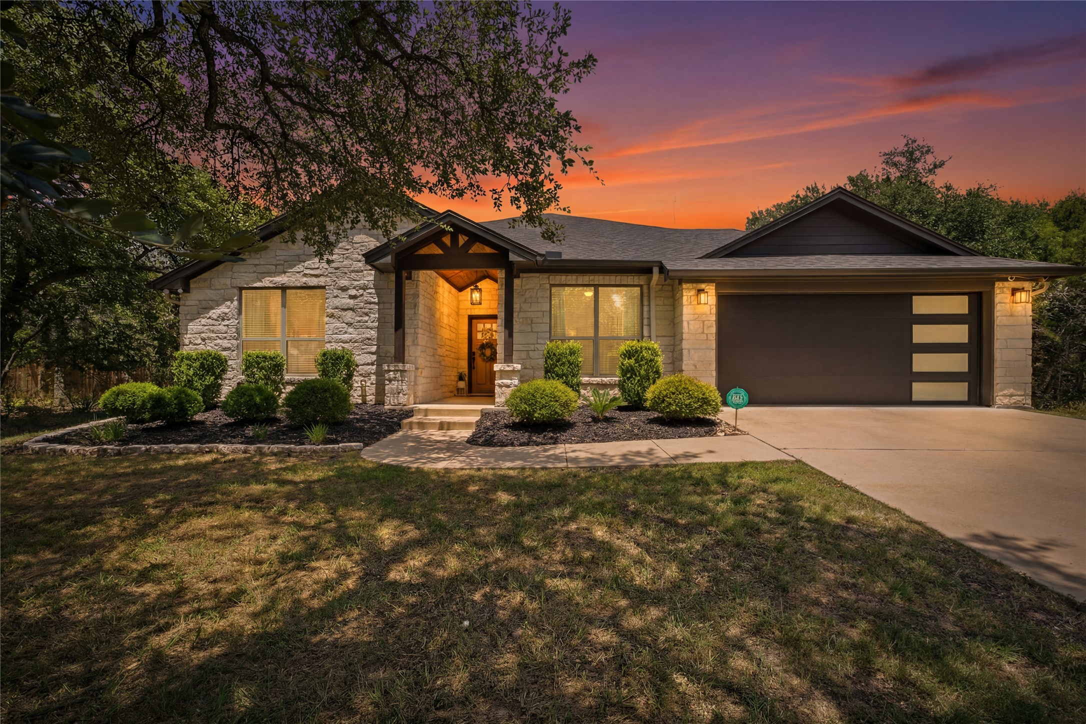 8410 FM 2484 — photo