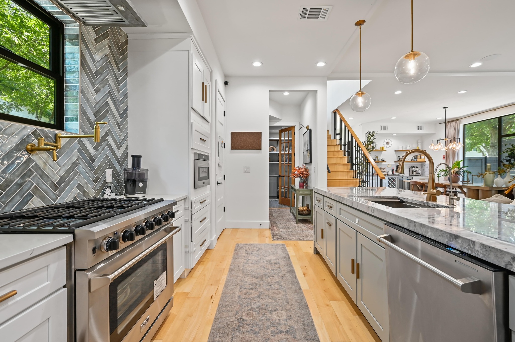 7810 Hardy Dr — photo