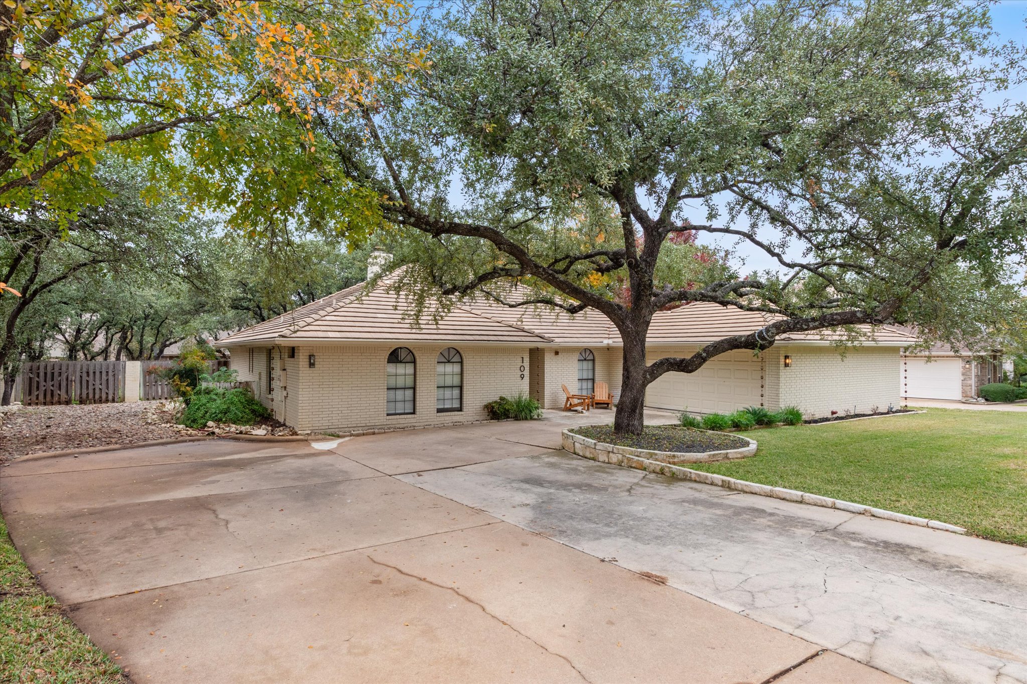 109 White Sands Dr — photo