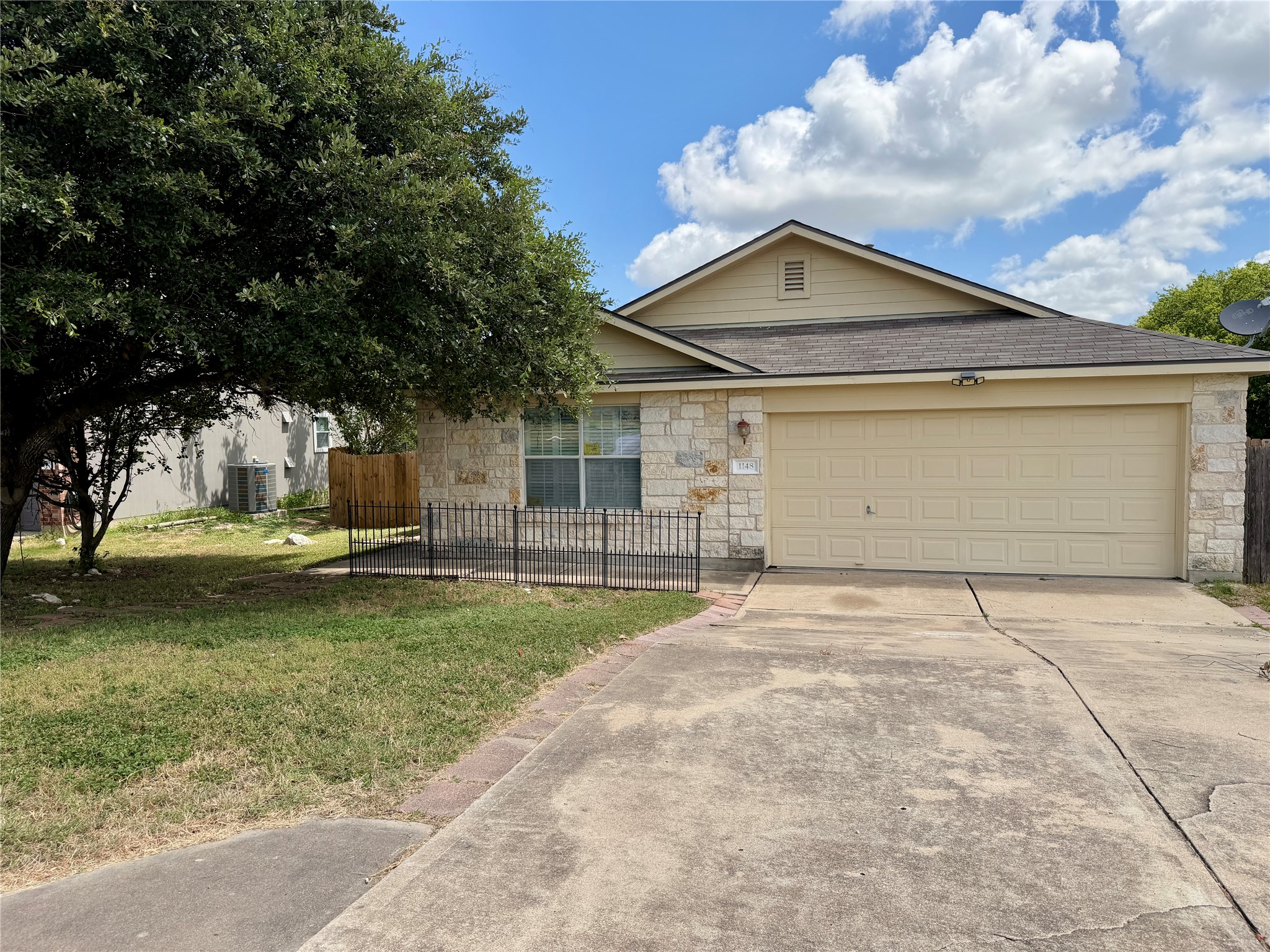 1148 Amberwood Loop — photo