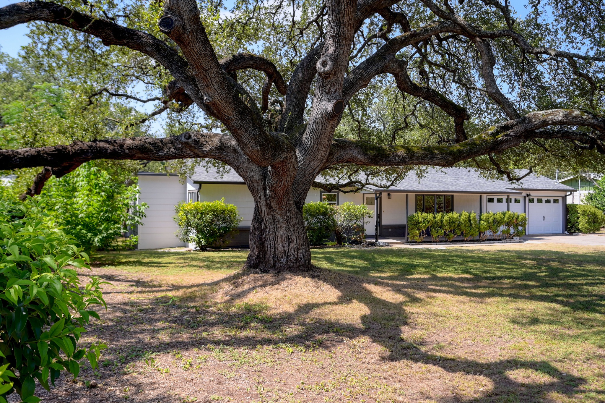 7611 Oak Hedge Pl — photo