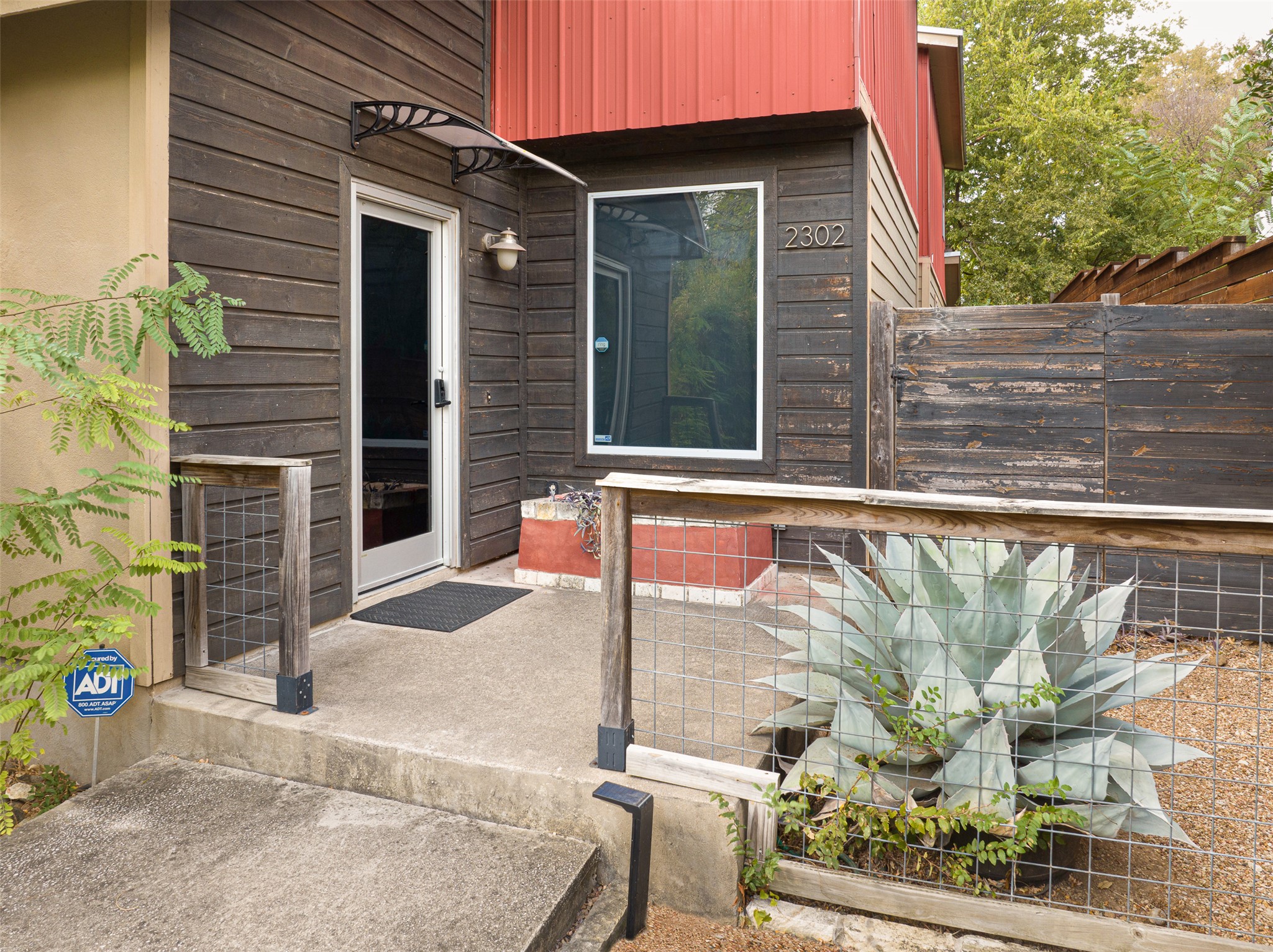 2302 E 9th Street, Austin, TX 78702 — photo 2