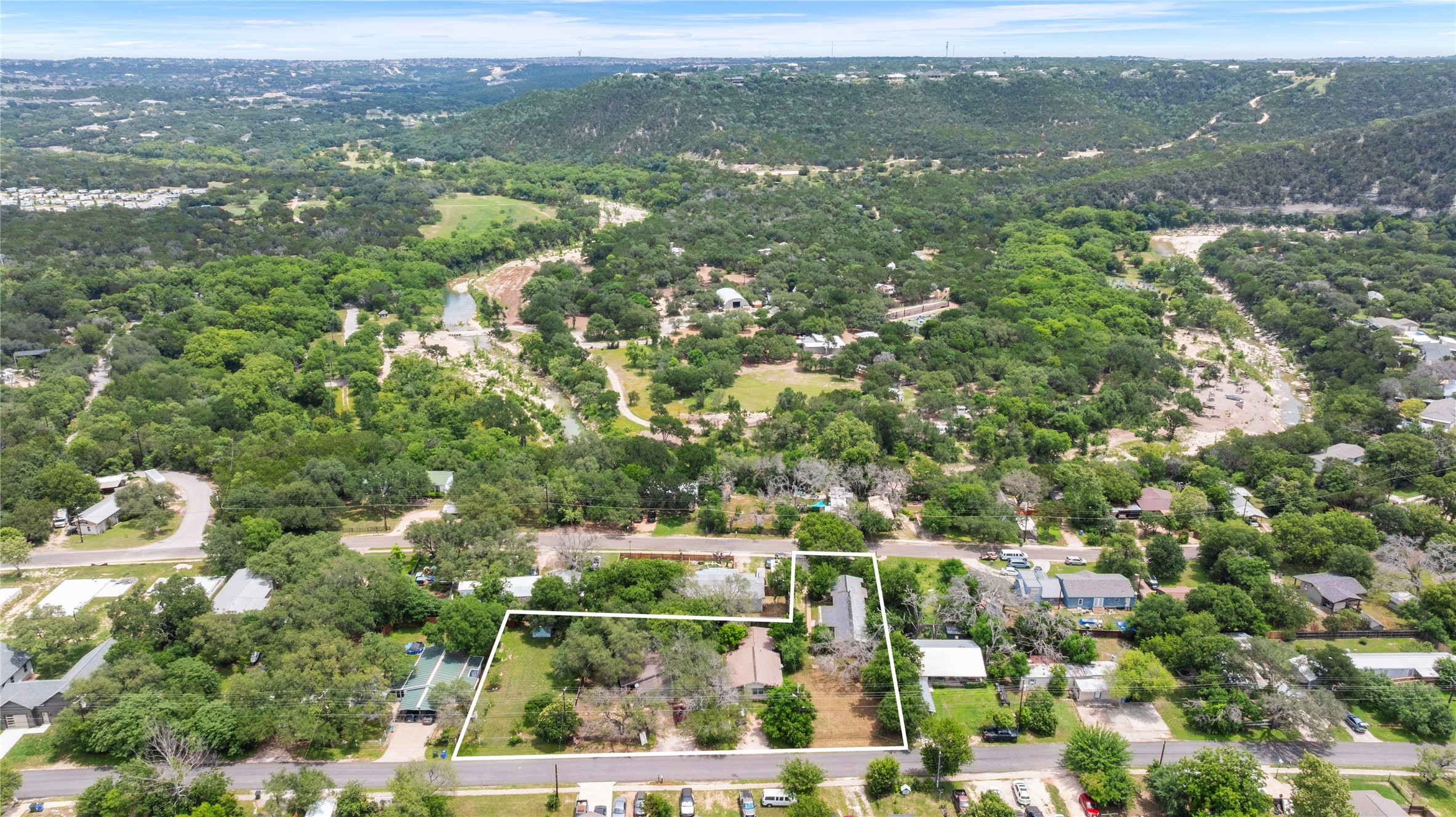 11608 Travis St — photo