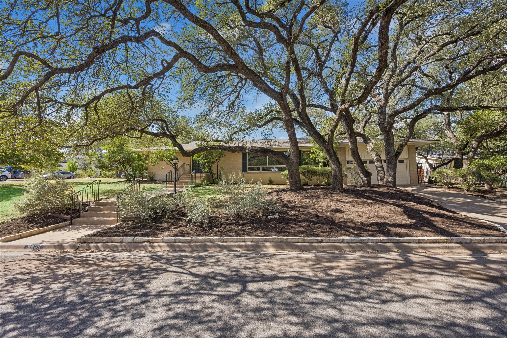 5900 Overlook Dr — photo