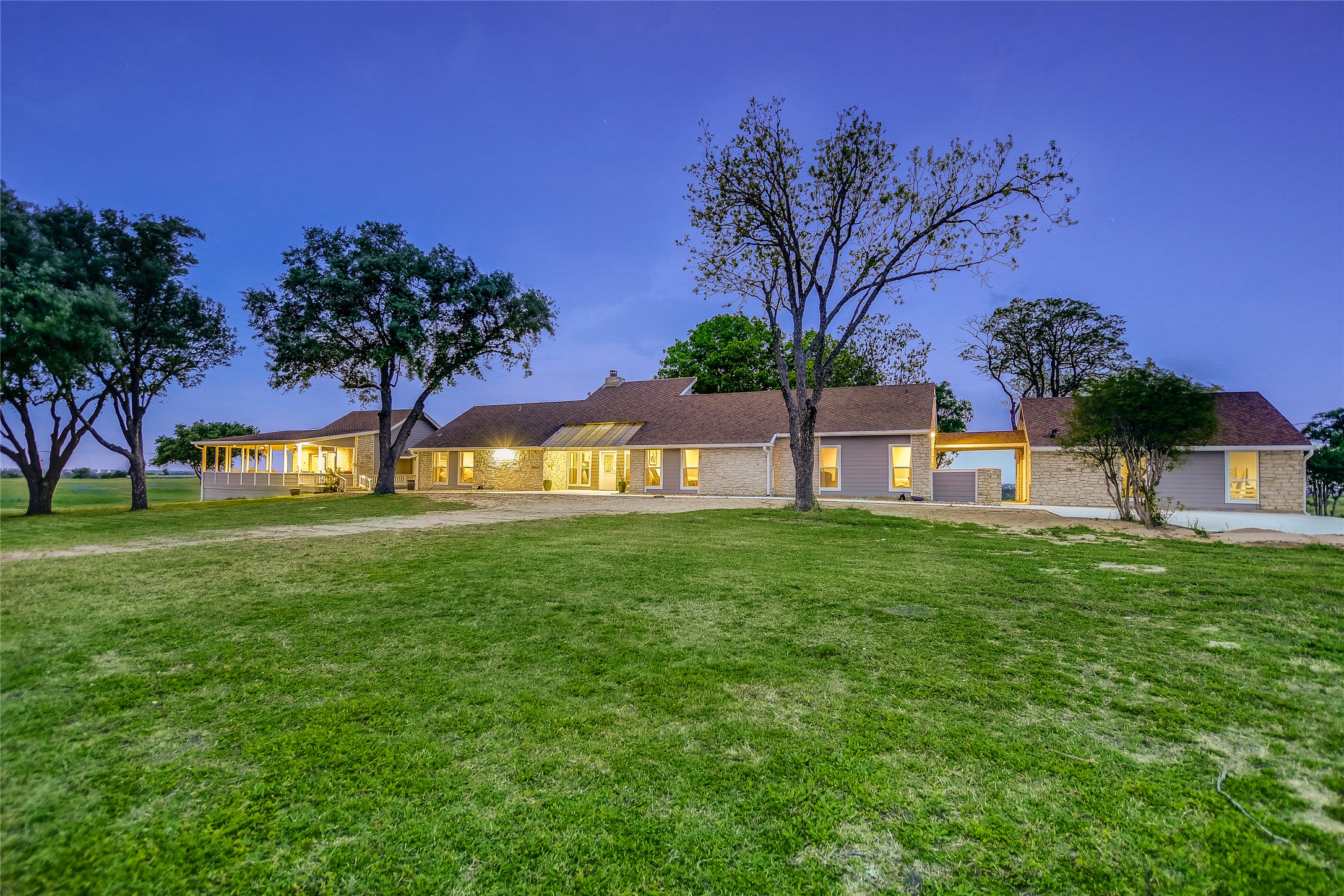 1551 FM 1466 — photo