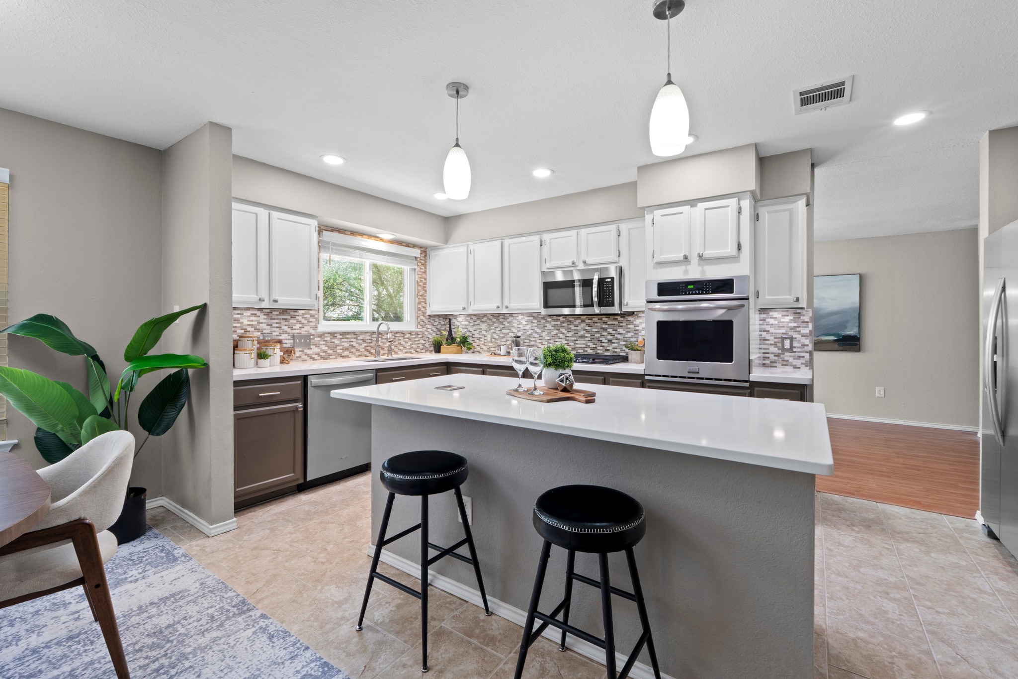 1401 Deer Ledge Trl — photo