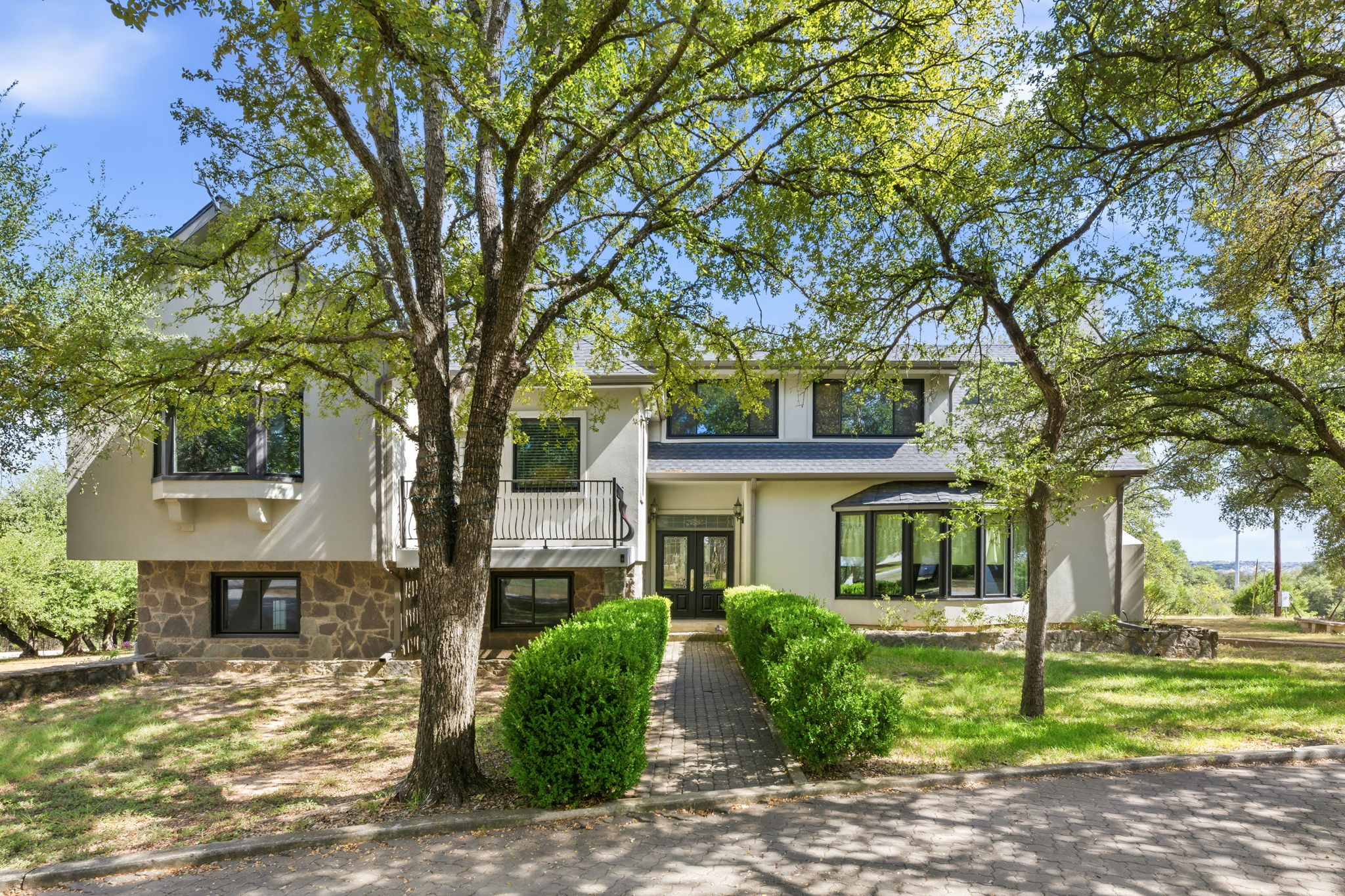 601 Winding Oak Dr — photo