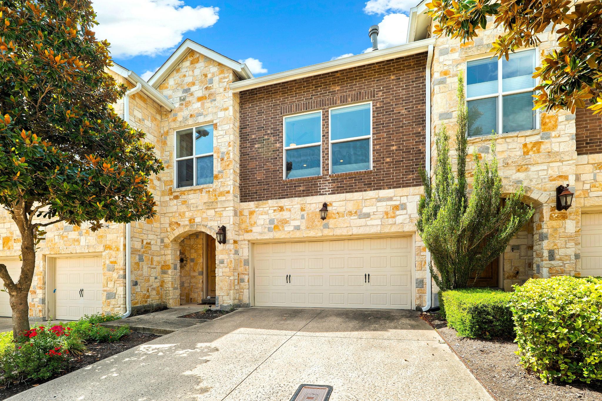 1215 Haven Ln 102 — photo