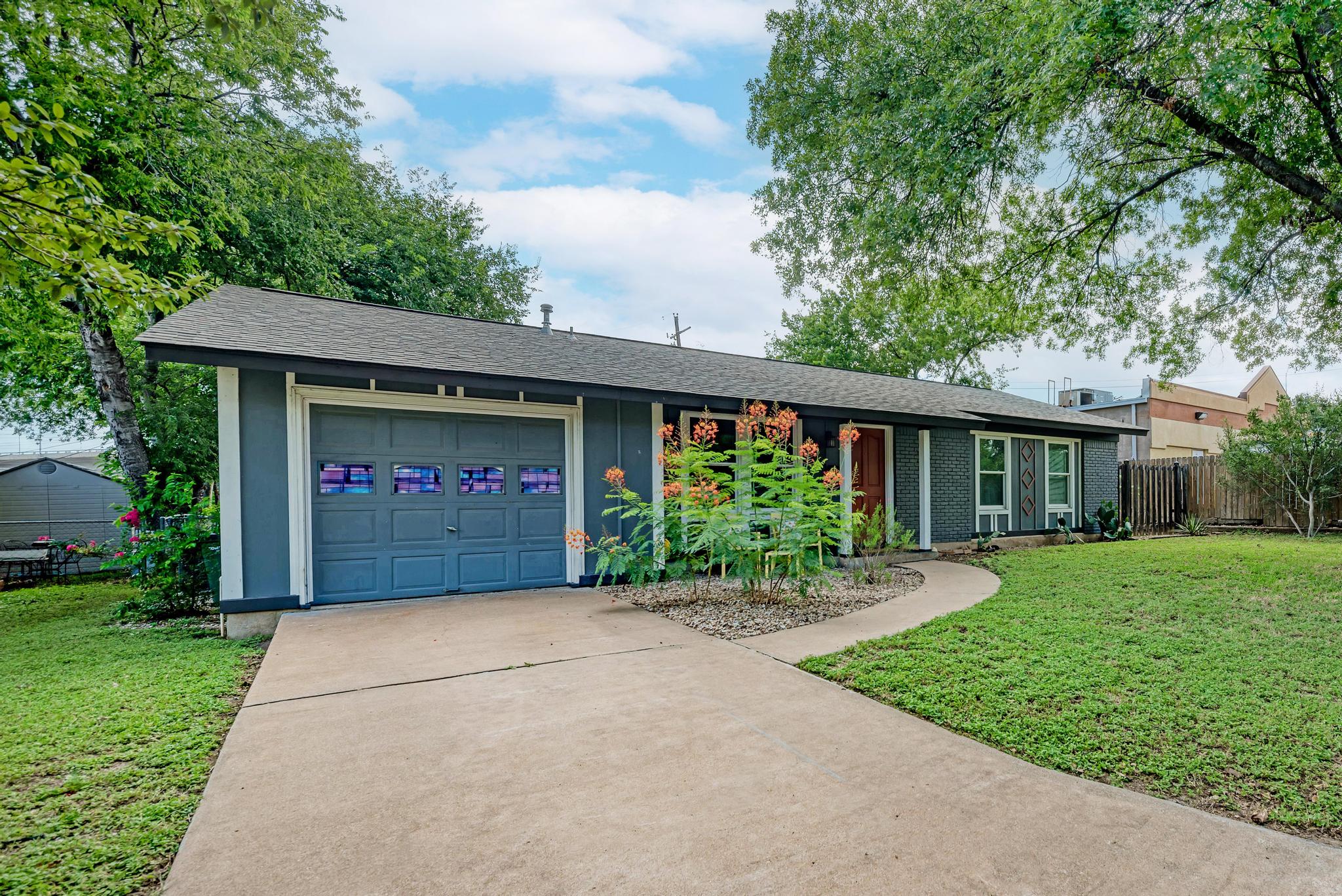 1500 Fairfield Dr — photo