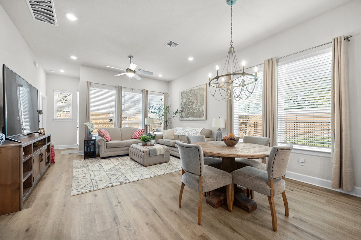 144 Monterey Oak Trl — photo