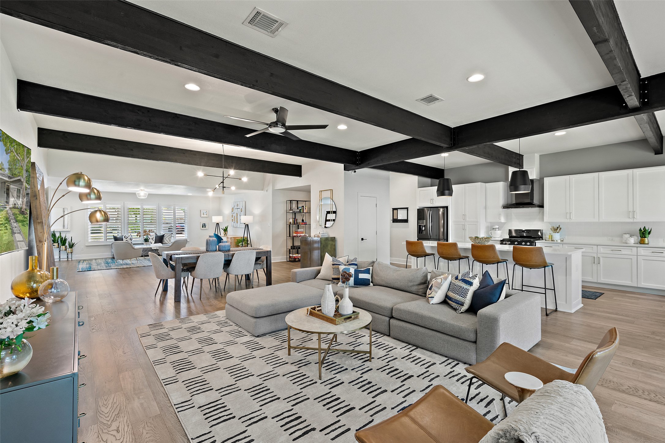 5721 Louise Ln — photo