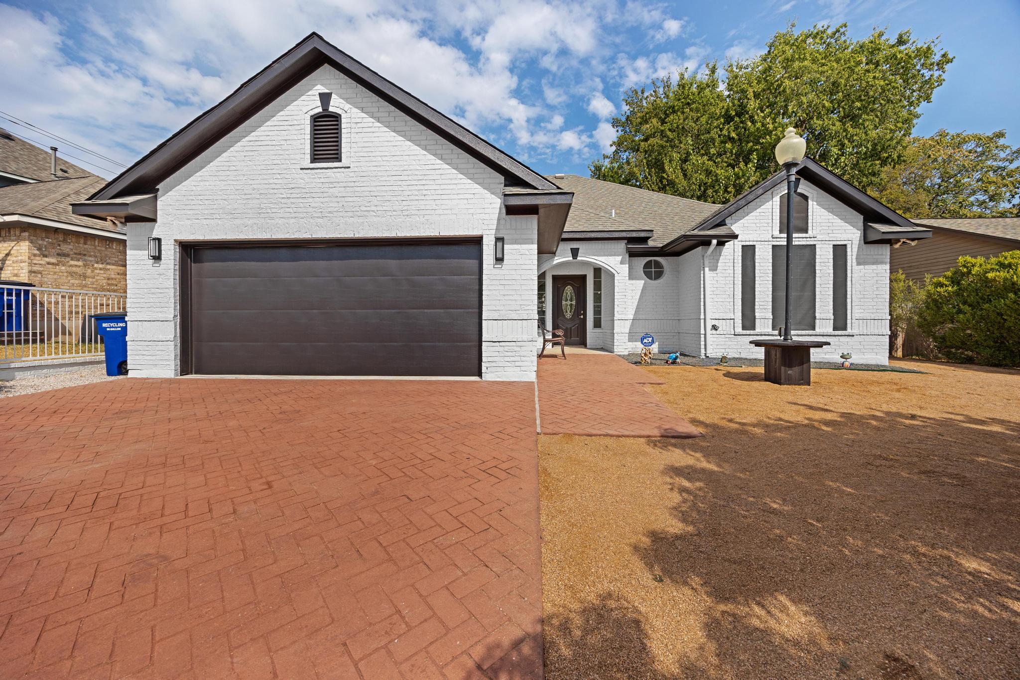 10901 Parkfield Dr — photo