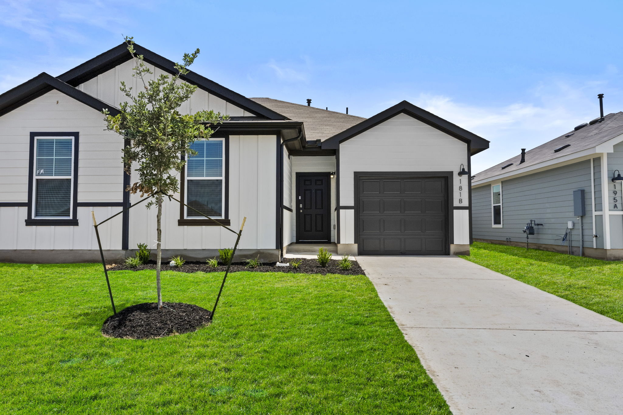 181 B Harrison Xing — photo